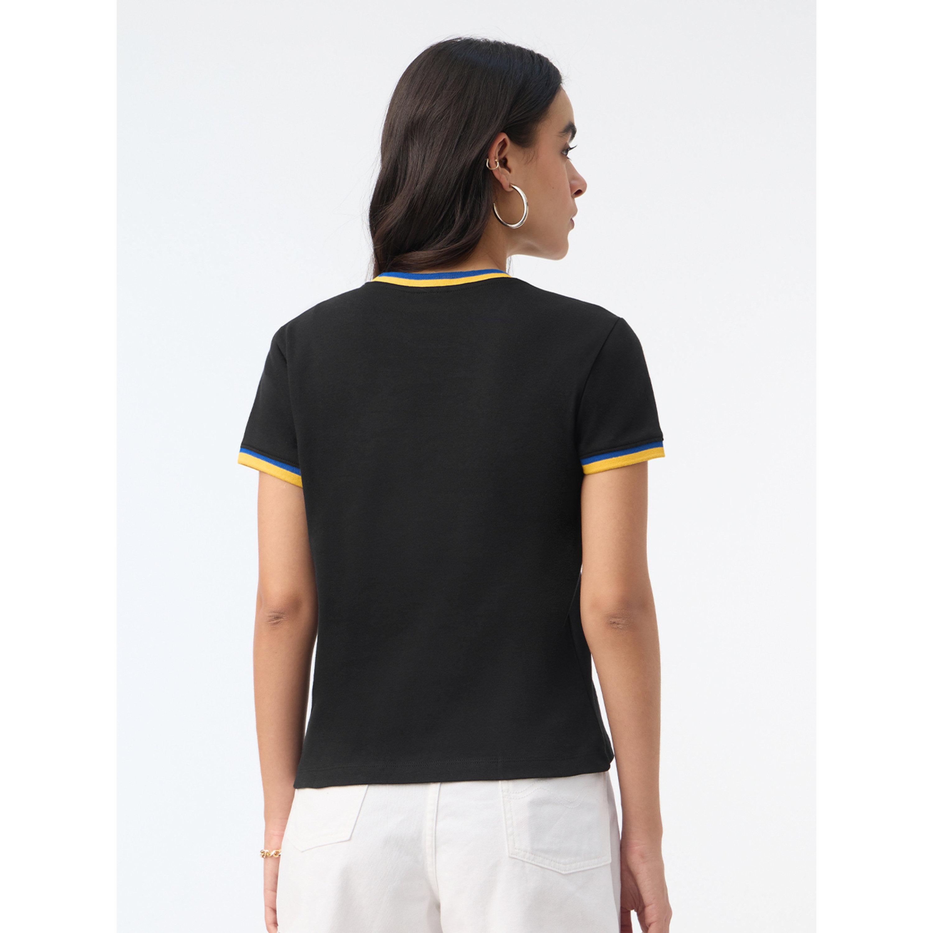 تيشيرت بياقة دائرية وحواف متباينة-women-clothing-tshirts-image-3