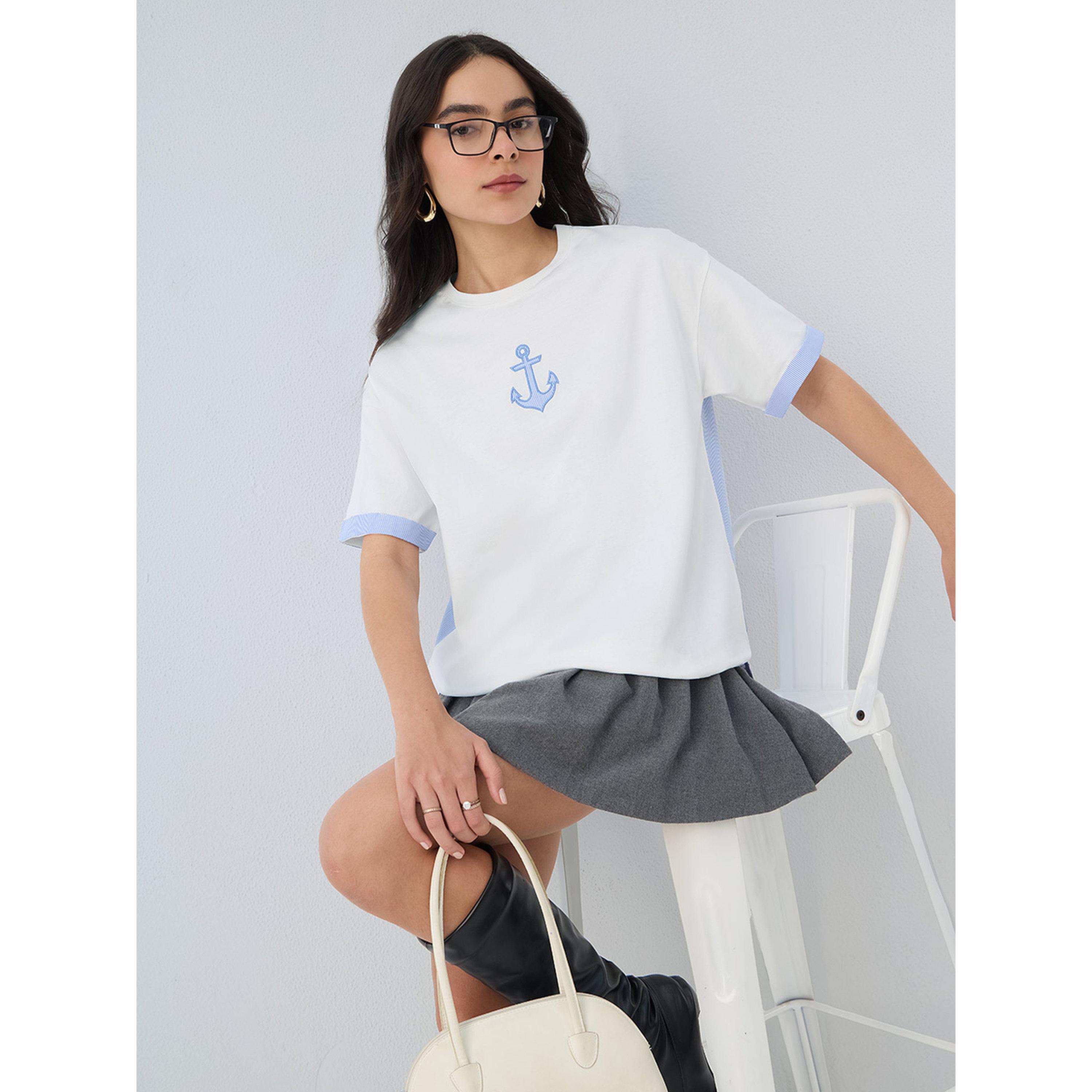 تيشيرت بقصة واسعة وتفاصيل مرساة-women-clothing-tshirts-image-4