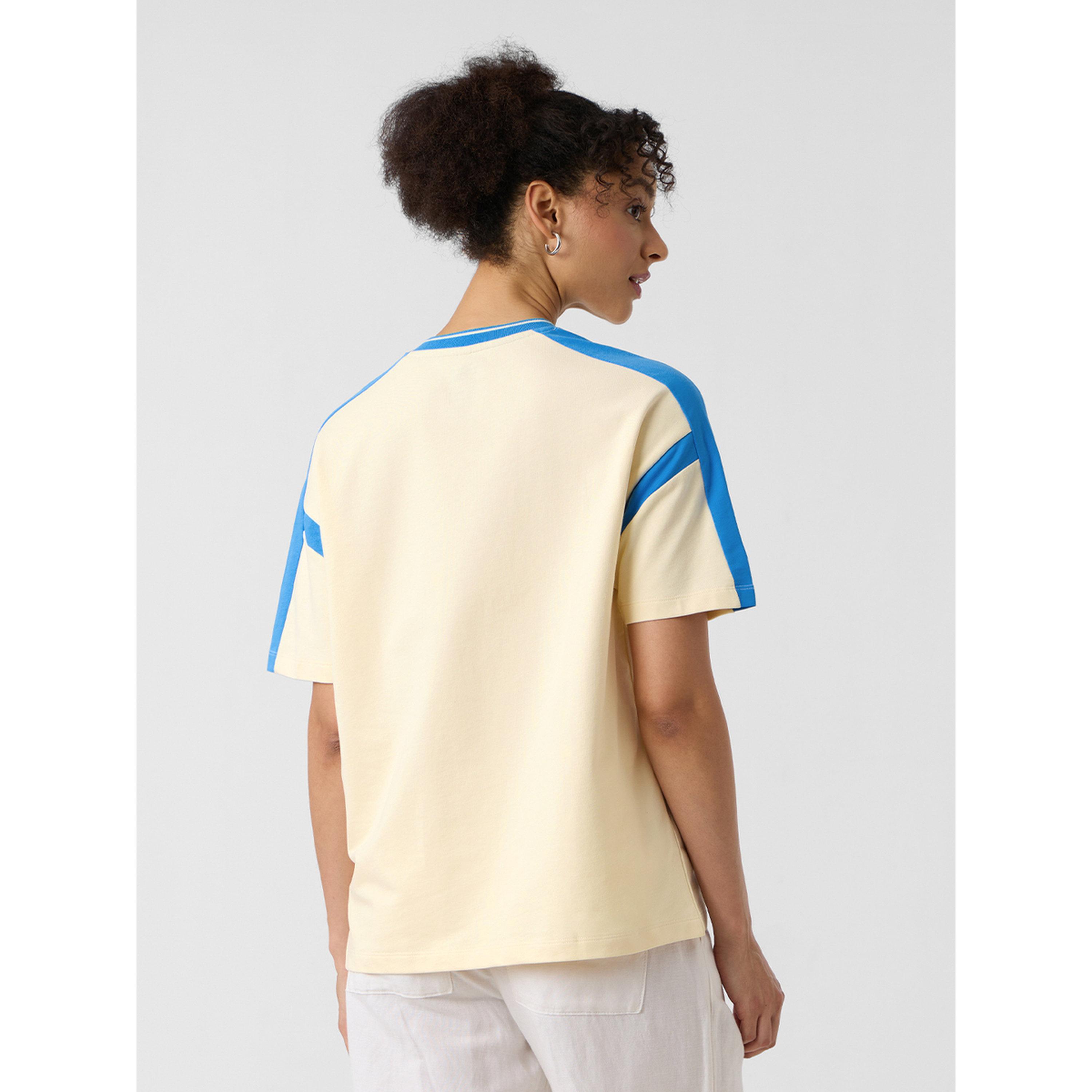 تيشيرت بنمط جامعي وقصة واسعة-women-clothing-tshirts-image-3