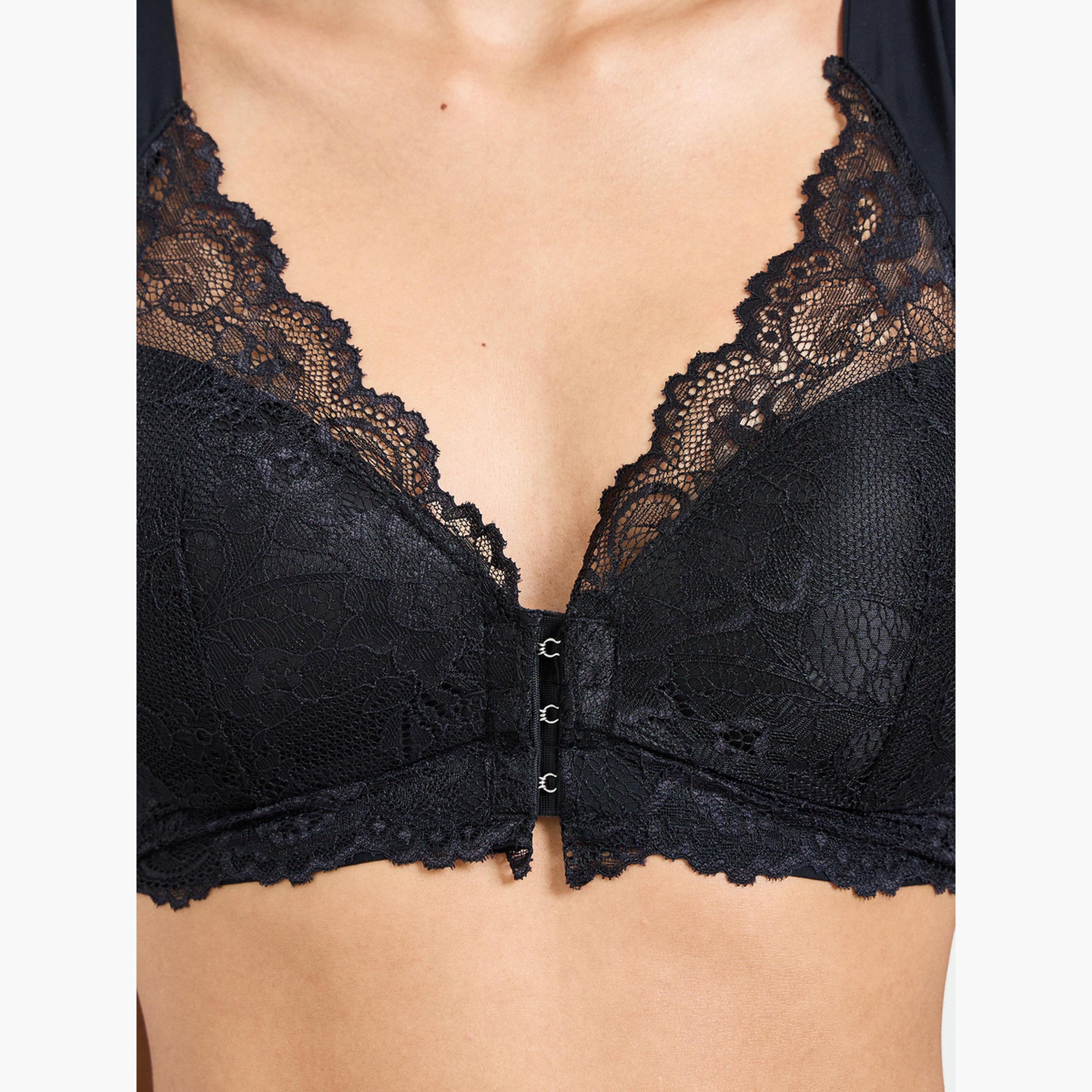طقم من كلوت ميدي وصدرية مبطنة بدون أسلاك بتفاصيل دانتيل بلون أسود-women-clothing-lingerie-lingeriesets-image-5