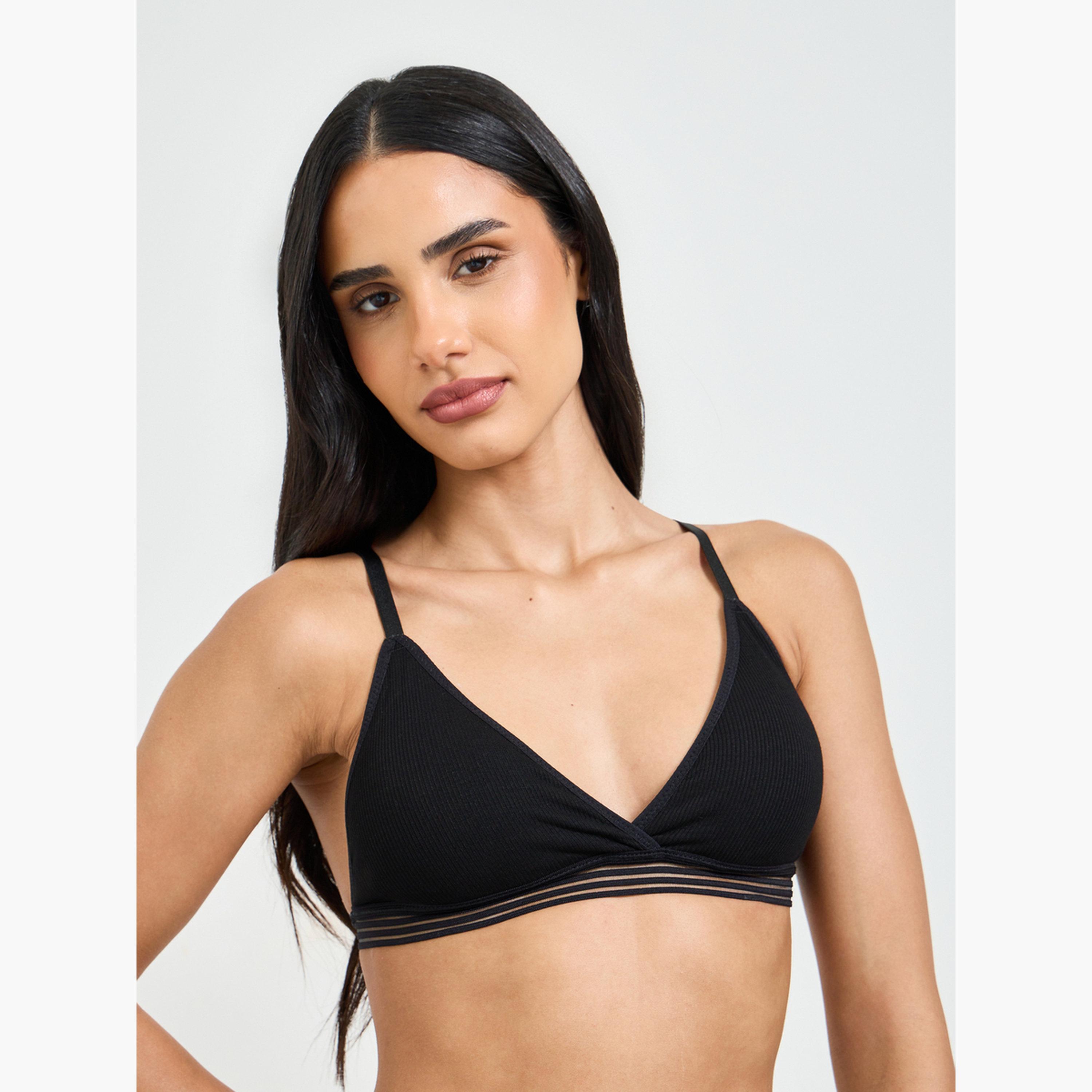 طقم للانجري من ثونغ وصدرية عادية سادة بتفاصيل بارزة الملمس ومبطنة بدون أسلاك-women-clothing-lingerie-lingeriesets-image-2