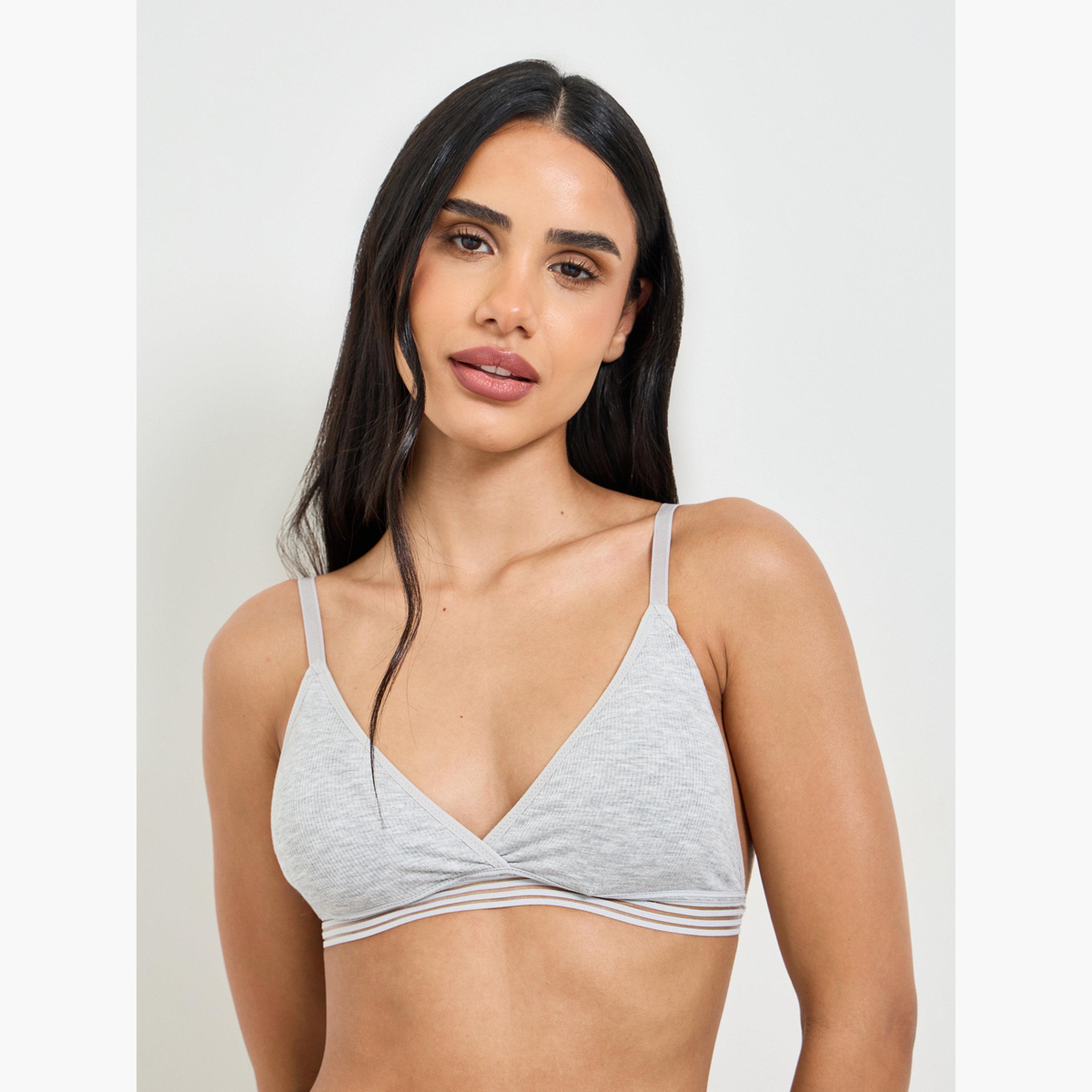 طقم للانجري من ثونغ وصدرية عادية سادة بتفاصيل بارزة الملمس ومبطنة بدون أسلاك-women-clothing-lingerie-lingeriesets-image-2
