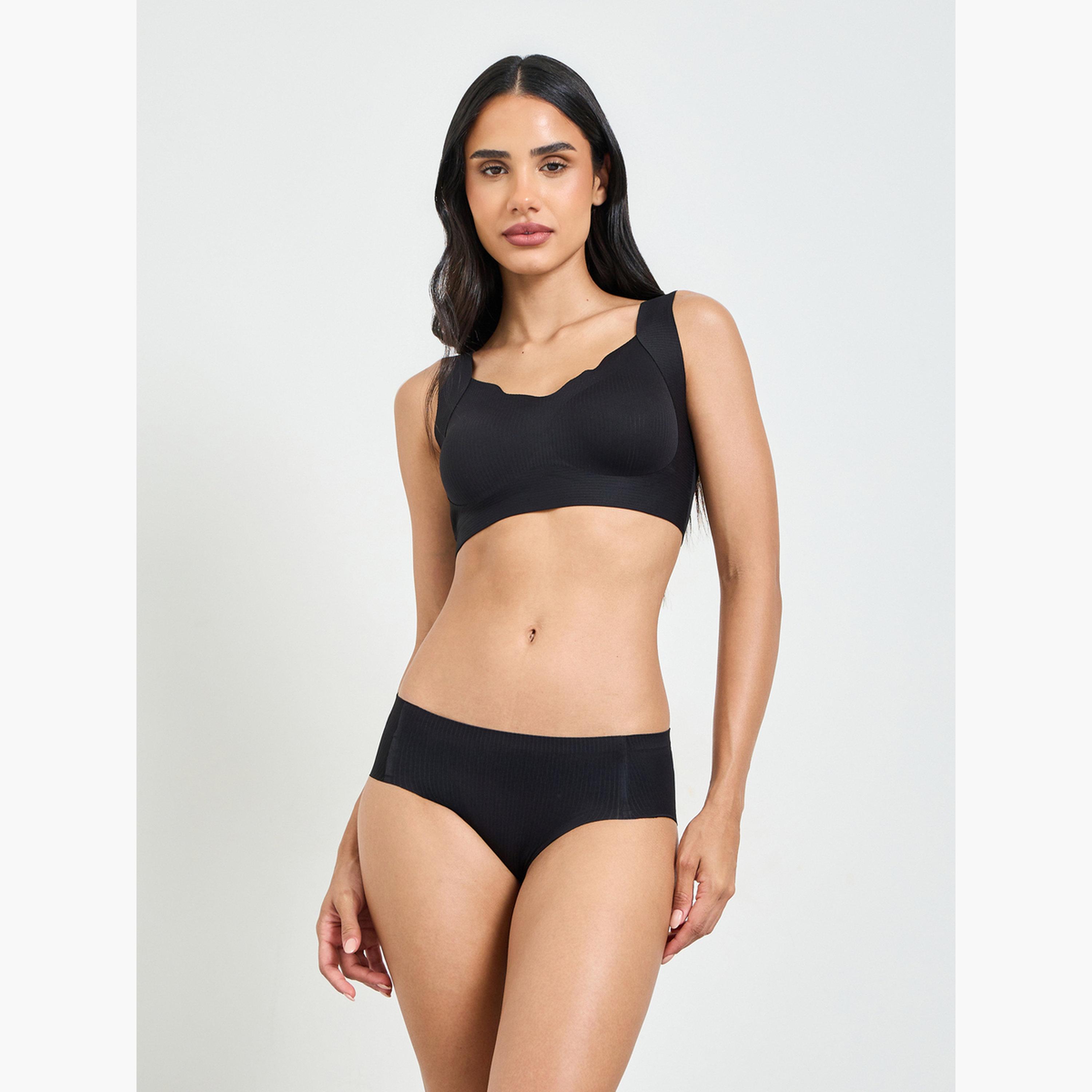 طقم للانجري من كلوت وصدرية تيشيرت سادة مبطنة بدون أسلاك-women-clothing-lingerie-lingeriesets-image-1