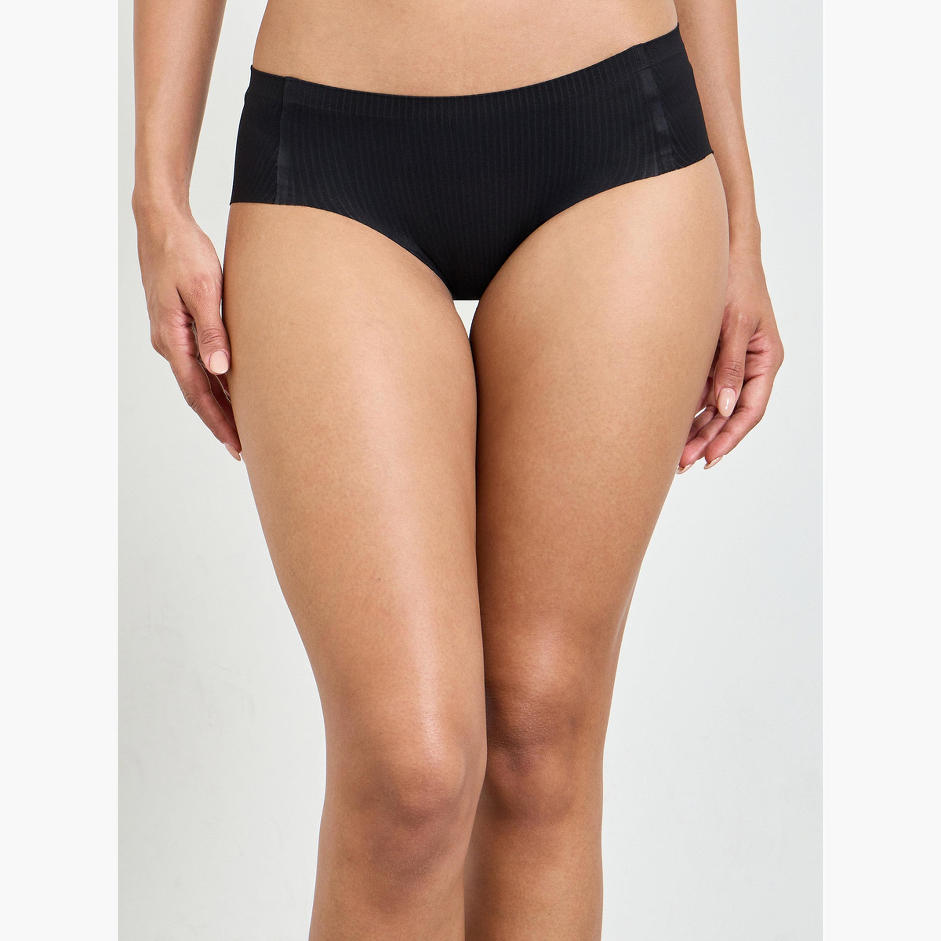 طقم للانجري من كلوت وصدرية تيشيرت سادة مبطنة بدون أسلاك-women-clothing-lingerie-lingeriesets-image-4