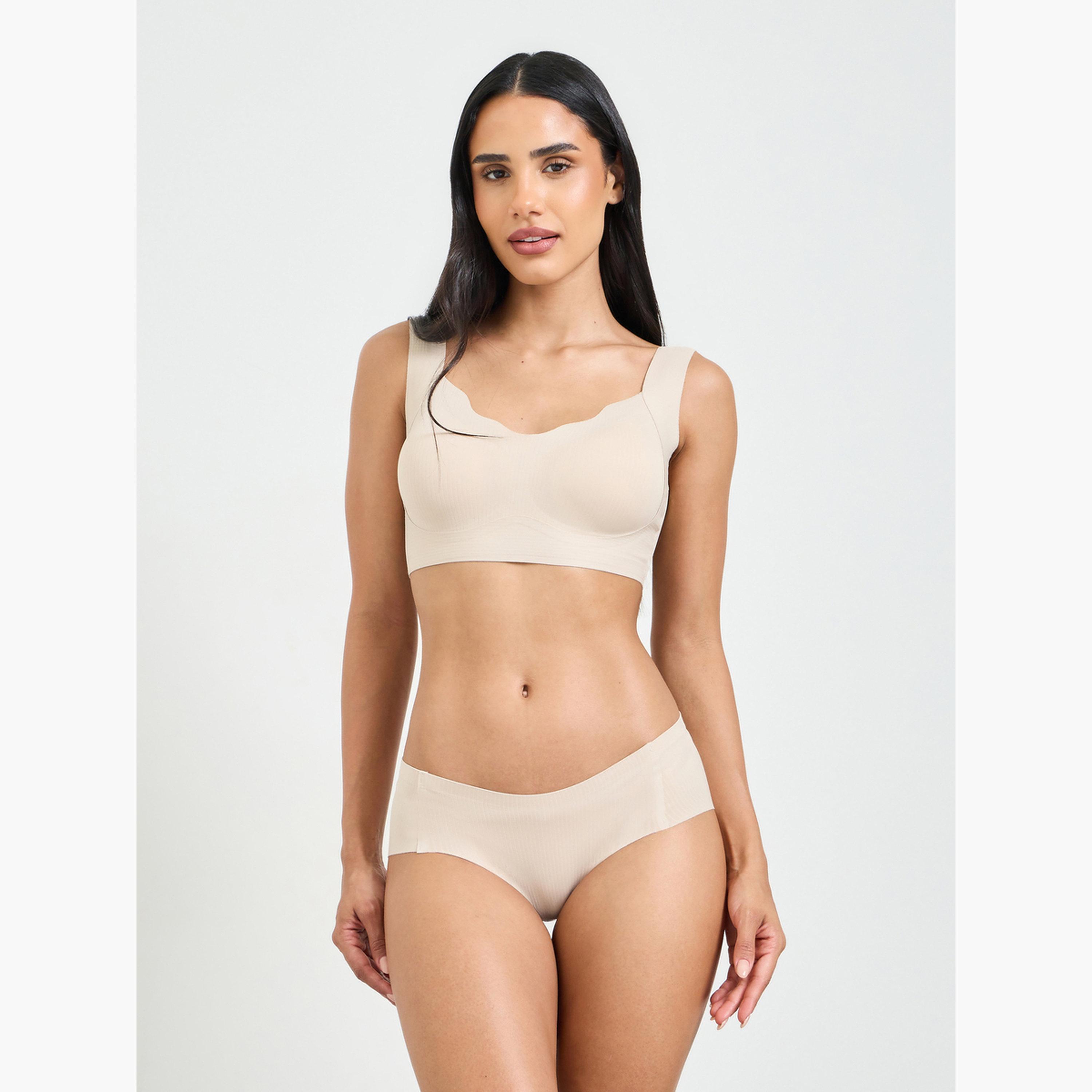 طقم للانجري من كلوت وصدرية تيشيرت سادة مبطنة بدون أسلاك-women-clothing-lingerie-lingeriesets-image-1
