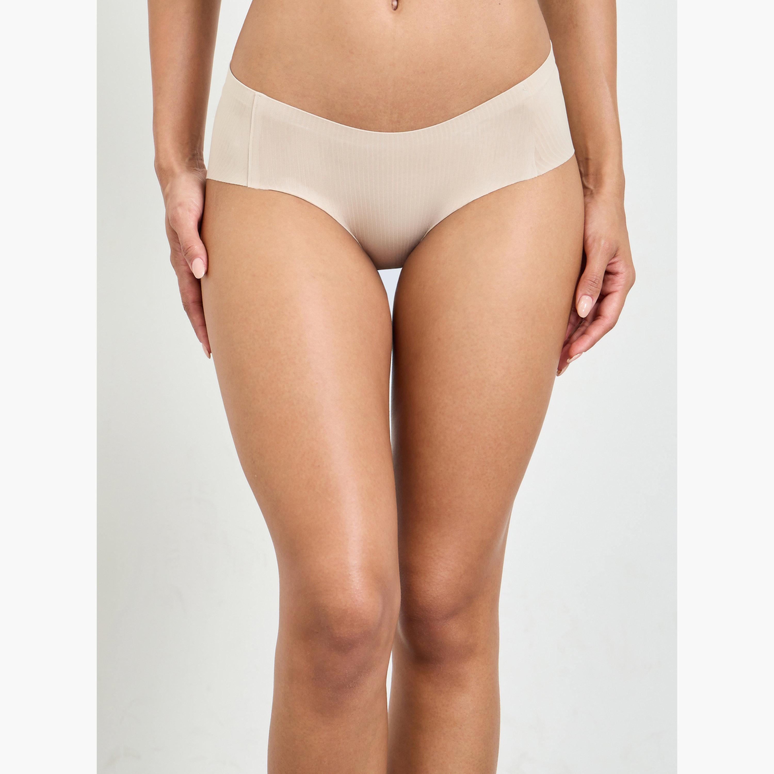 طقم للانجري من كلوت وصدرية تيشيرت سادة مبطنة بدون أسلاك-women-clothing-lingerie-lingeriesets-image-4