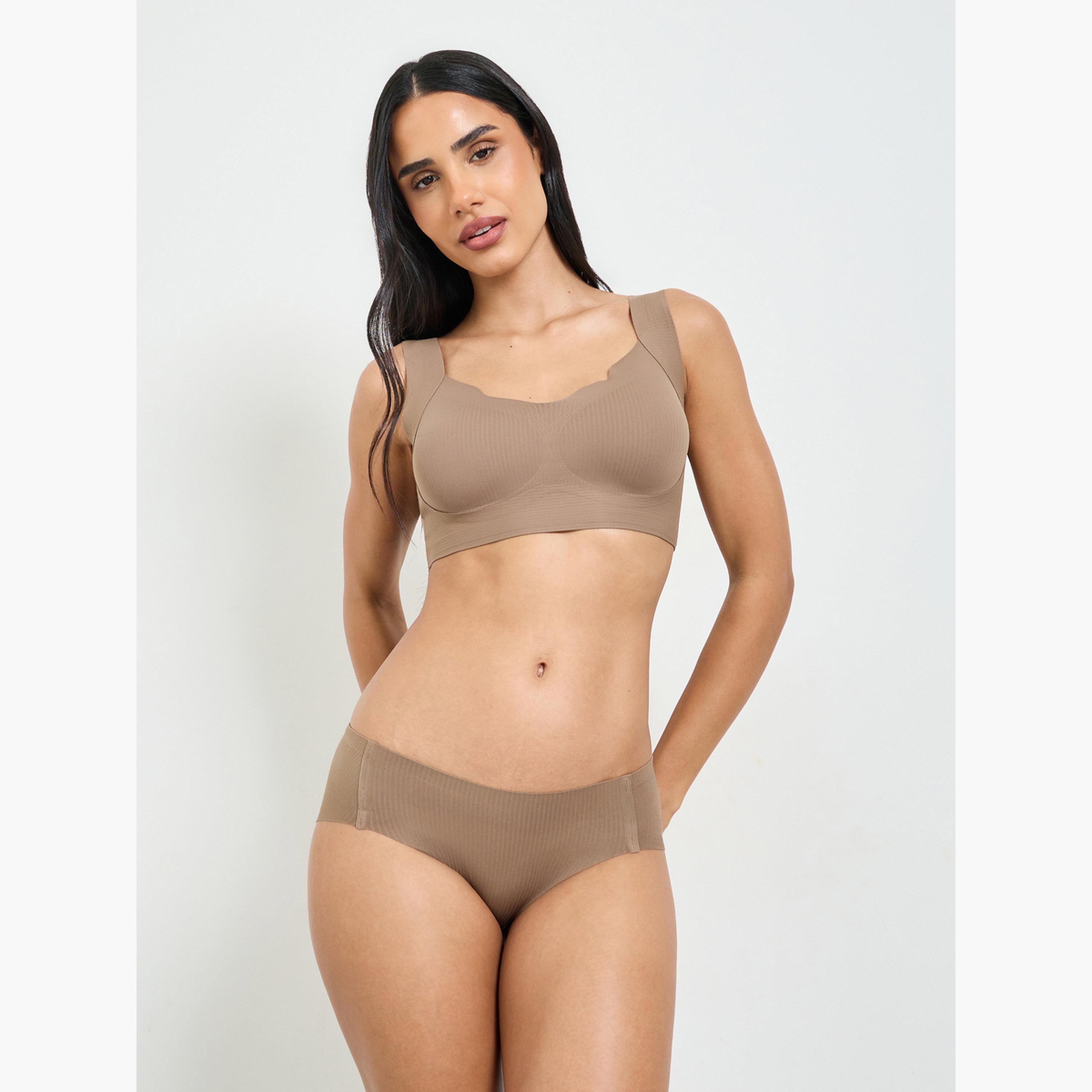 طقم للانجري من كلوت وصدرية تيشيرت سادة مبطنة بدون أسلاك-women-clothing-lingerie-lingeriesets-image-1