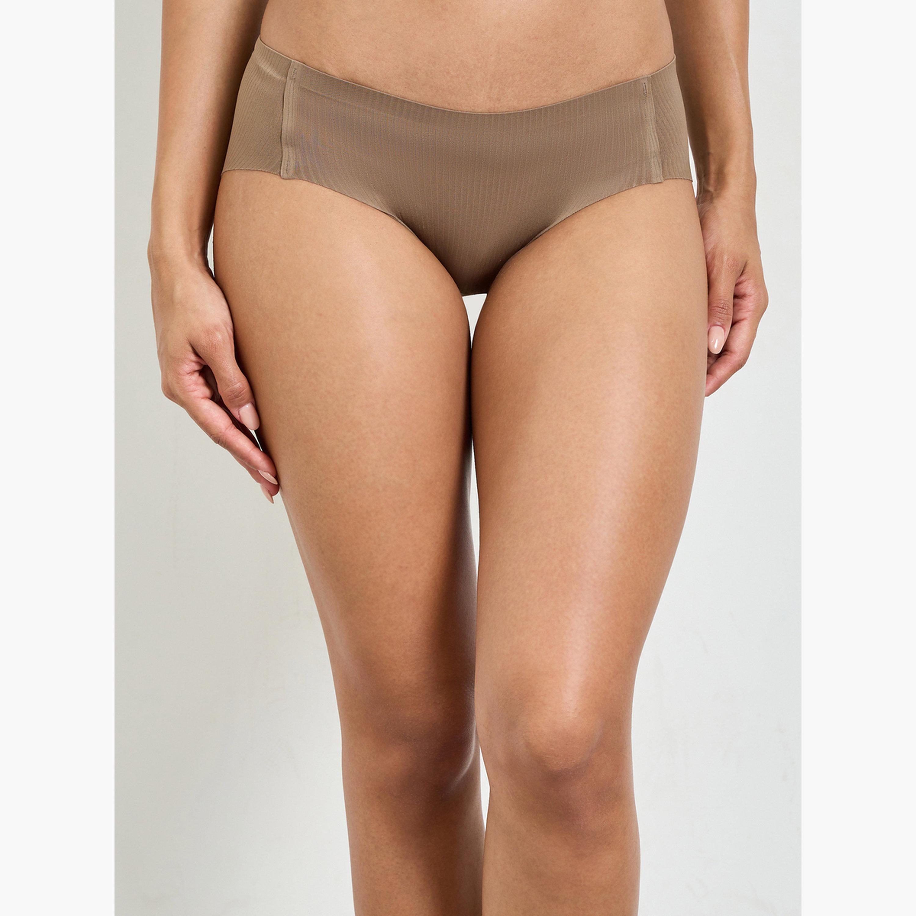 طقم للانجري من كلوت وصدرية تيشيرت سادة مبطنة بدون أسلاك-women-clothing-lingerie-lingeriesets-image-4