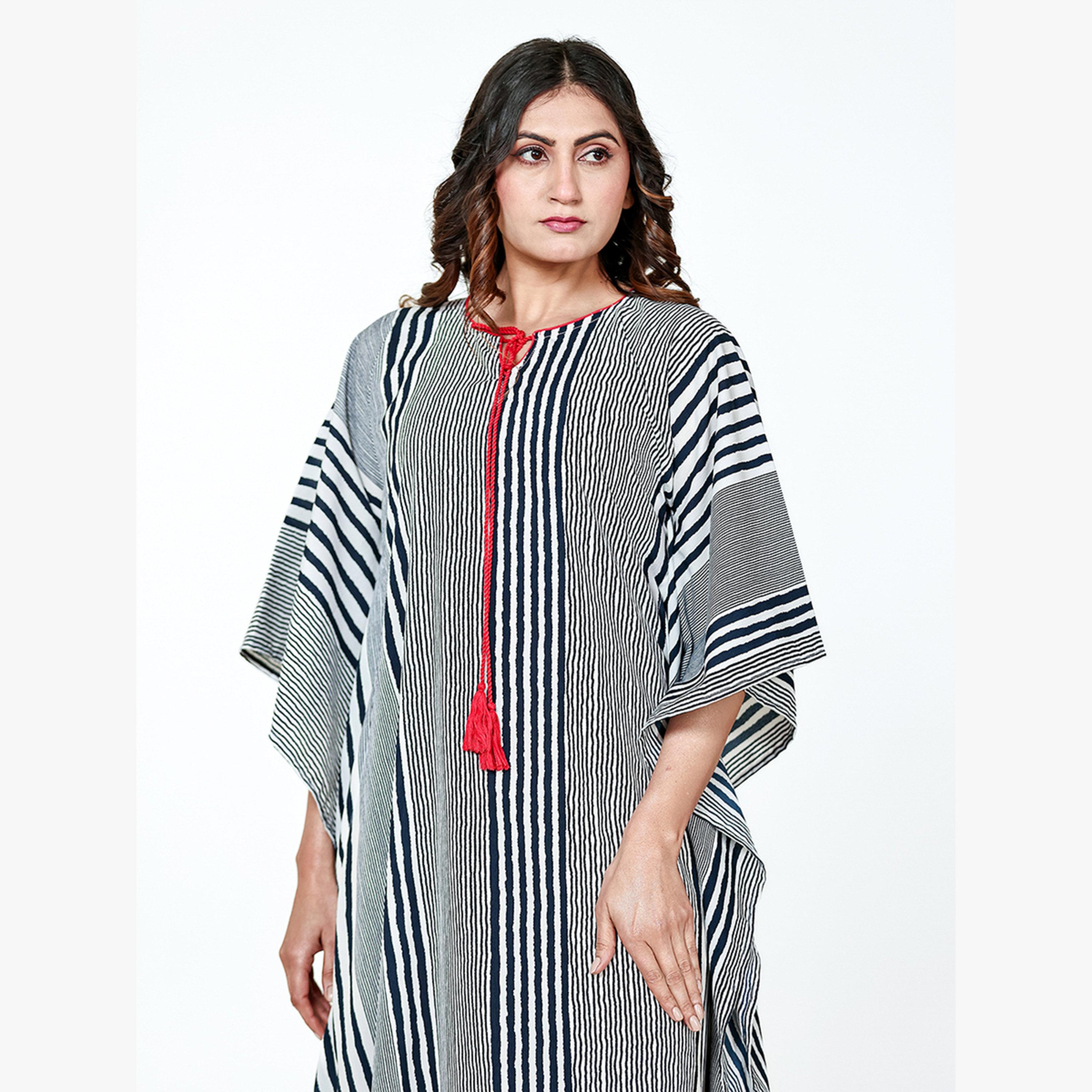 قميص نوم قفطان بأكمام 3/4 وتفاصيل مخططة-women-clothing-nightwear-nighties-image-4