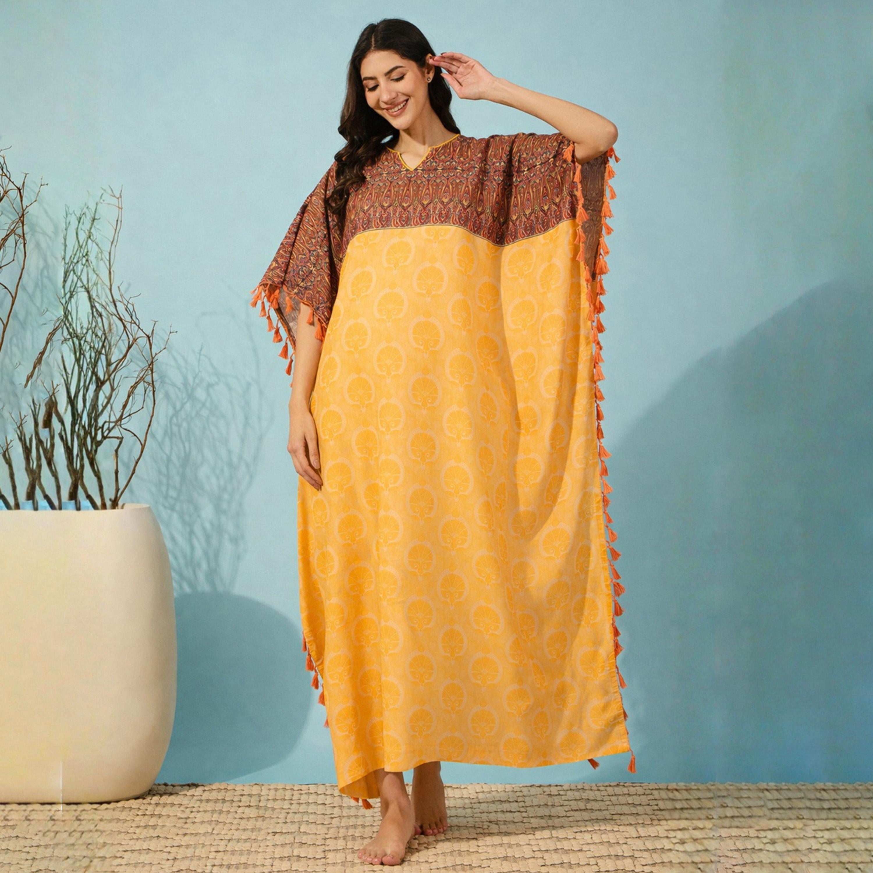 قفطان بطبعة بيزلي وتفاصيل شرابات-women-clothing-nightwear-nighties-image-1