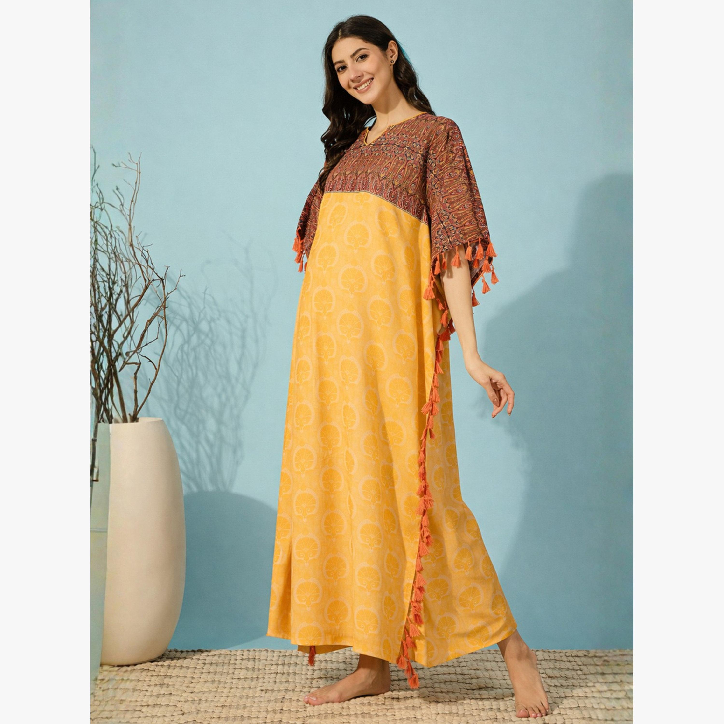 قفطان بطبعة بيزلي وتفاصيل شرابات-women-clothing-nightwear-nighties-image-3