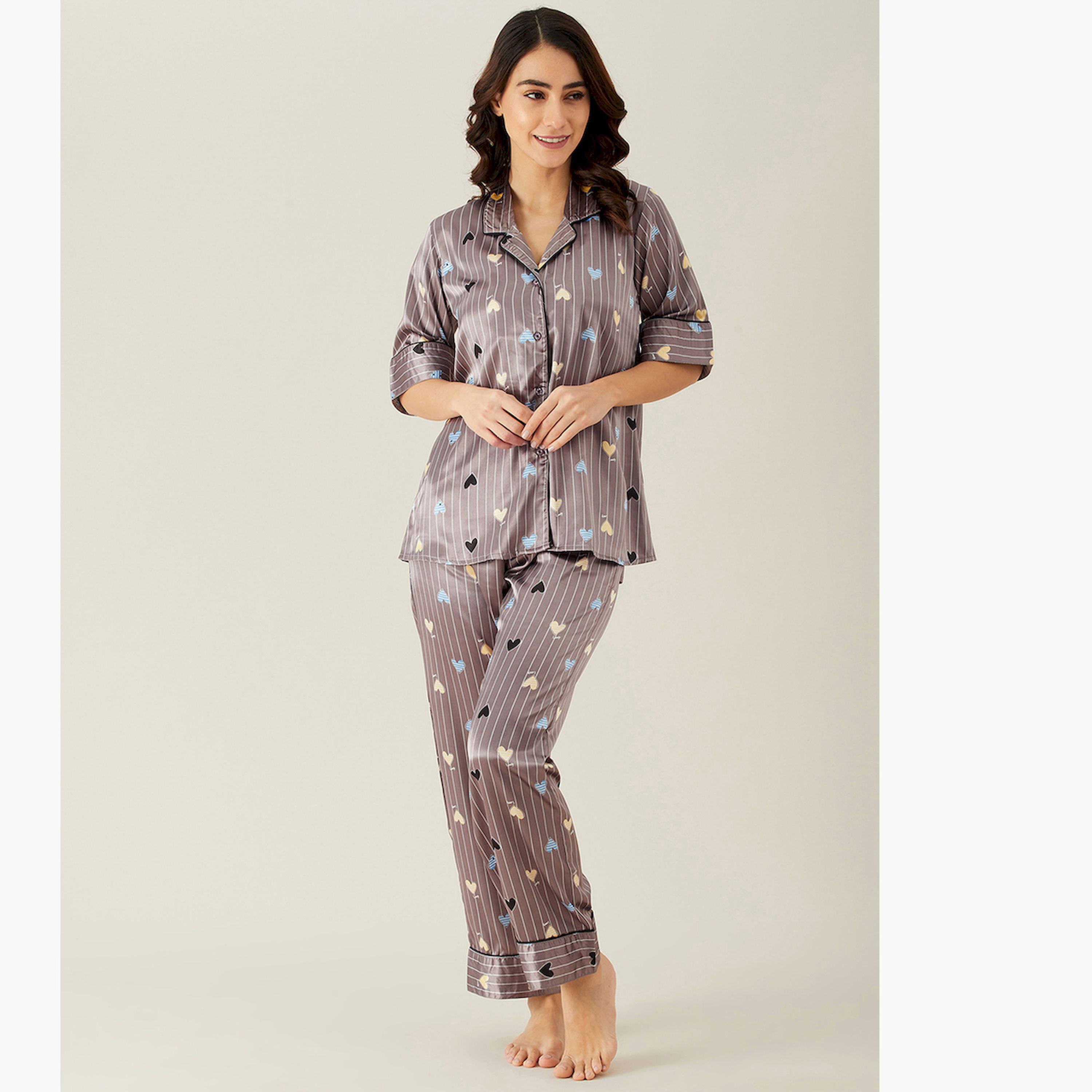 طقم بيجاما من بنطال وبلوزة ساتان بطبعة قلب-women-clothing-nightwear-pyjamas-longsets-image-1