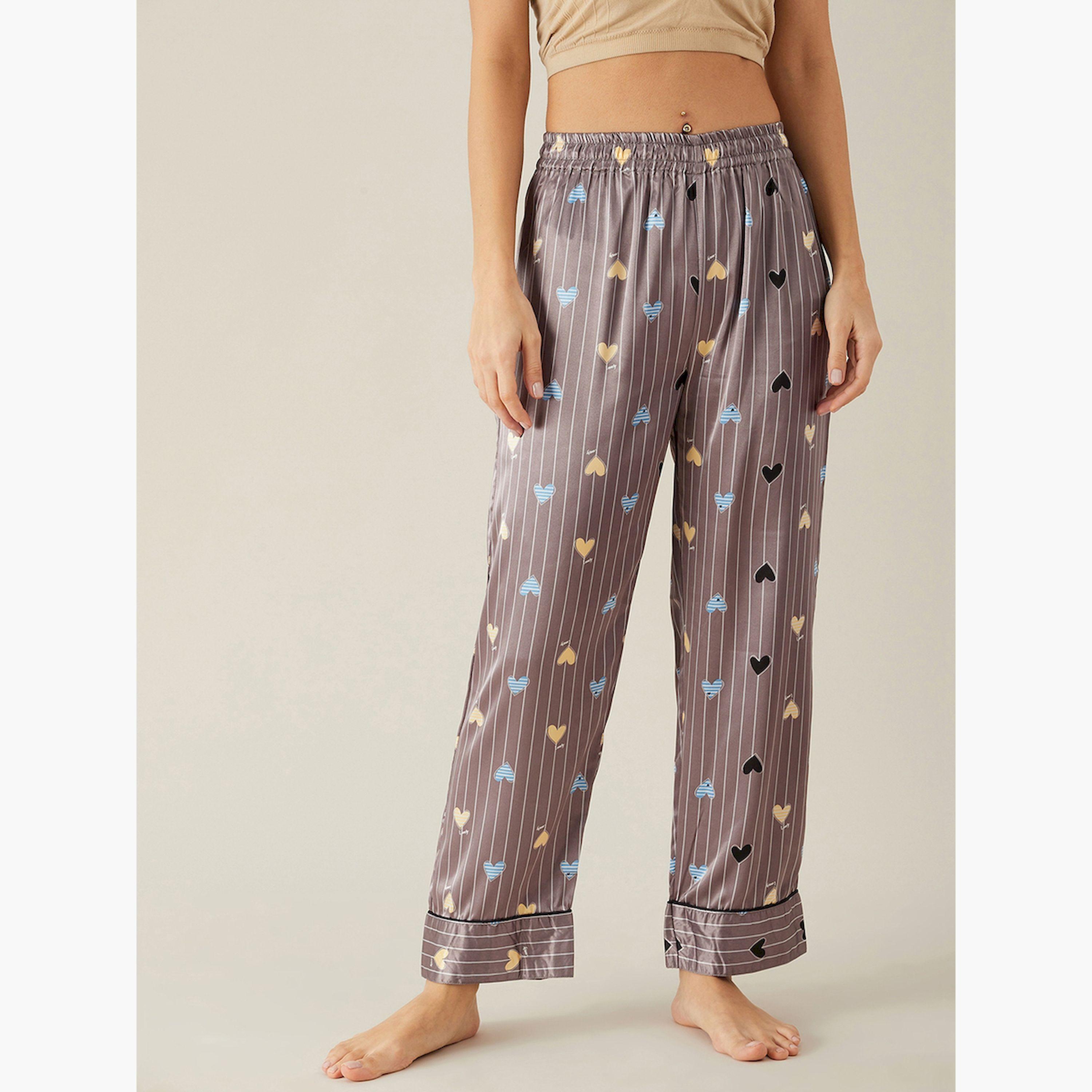 طقم بيجاما من بنطال وبلوزة ساتان بطبعة قلب-women-clothing-nightwear-pyjamas-longsets-image-4