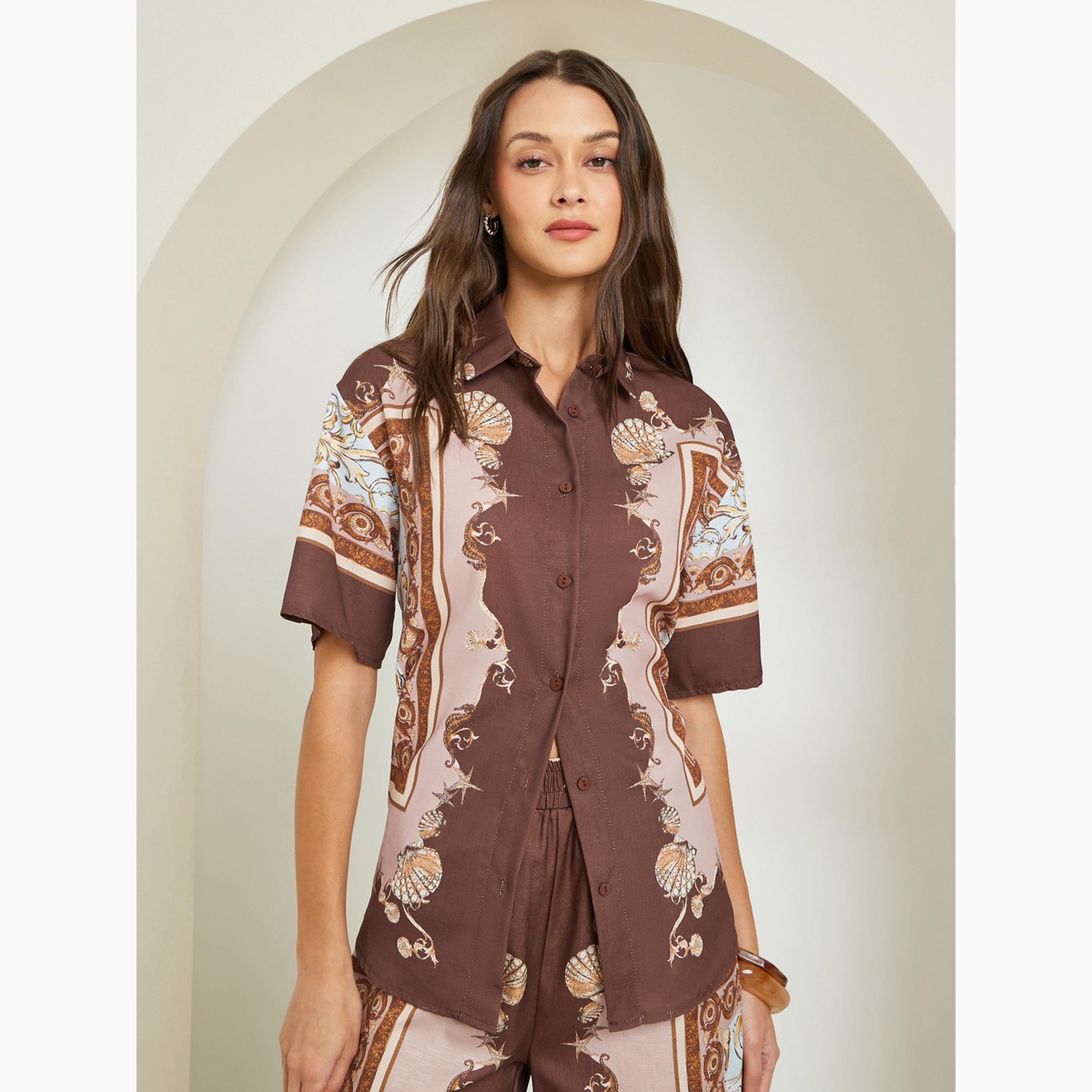 بلوزة بأكمام قصيرة ونقشة سكارف بني-women-clothing-shirtsandblouses-shirts-image-1