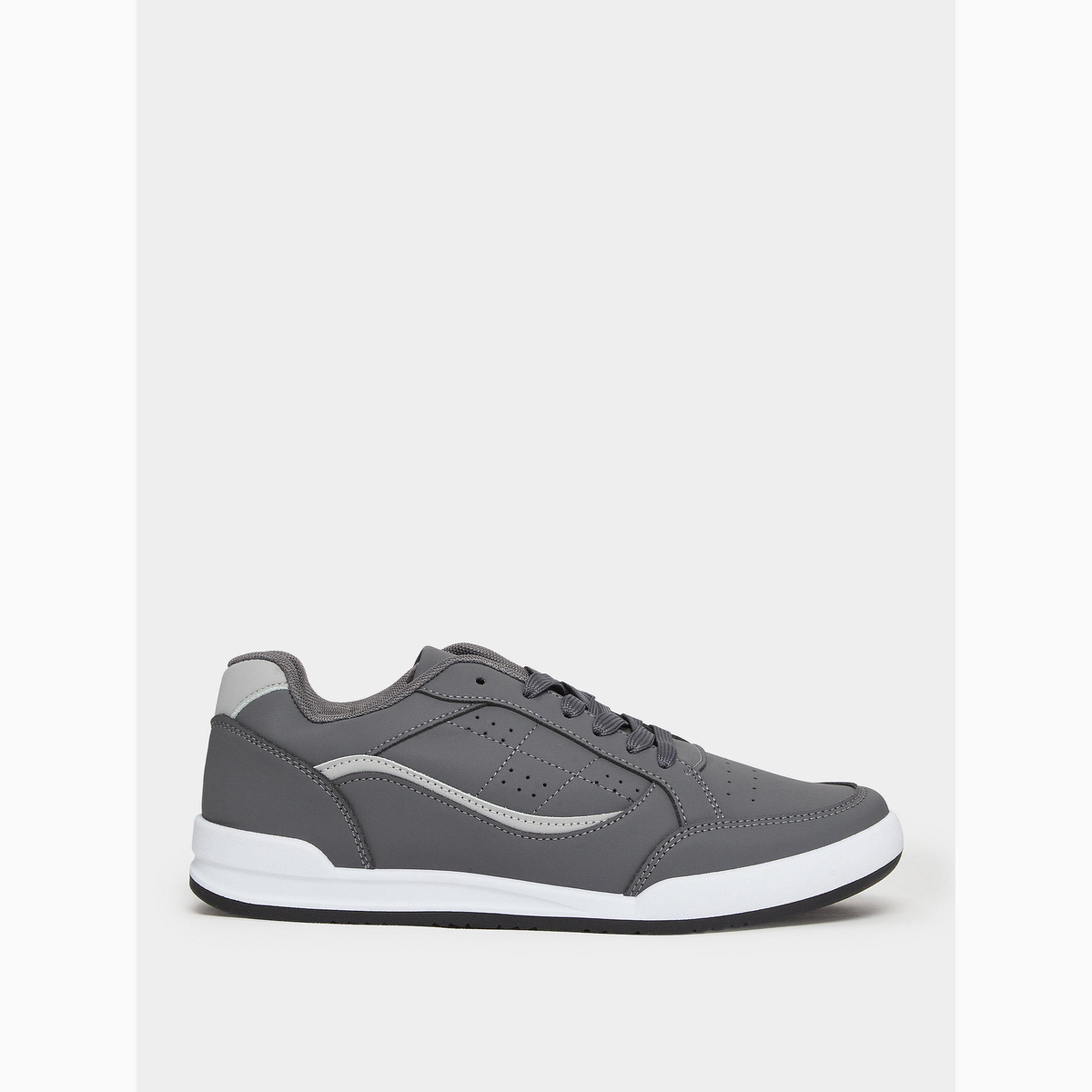 حذاء سنيكرز بأربطة وتصميم بألواح-men-shoes-sneakers-image-2
