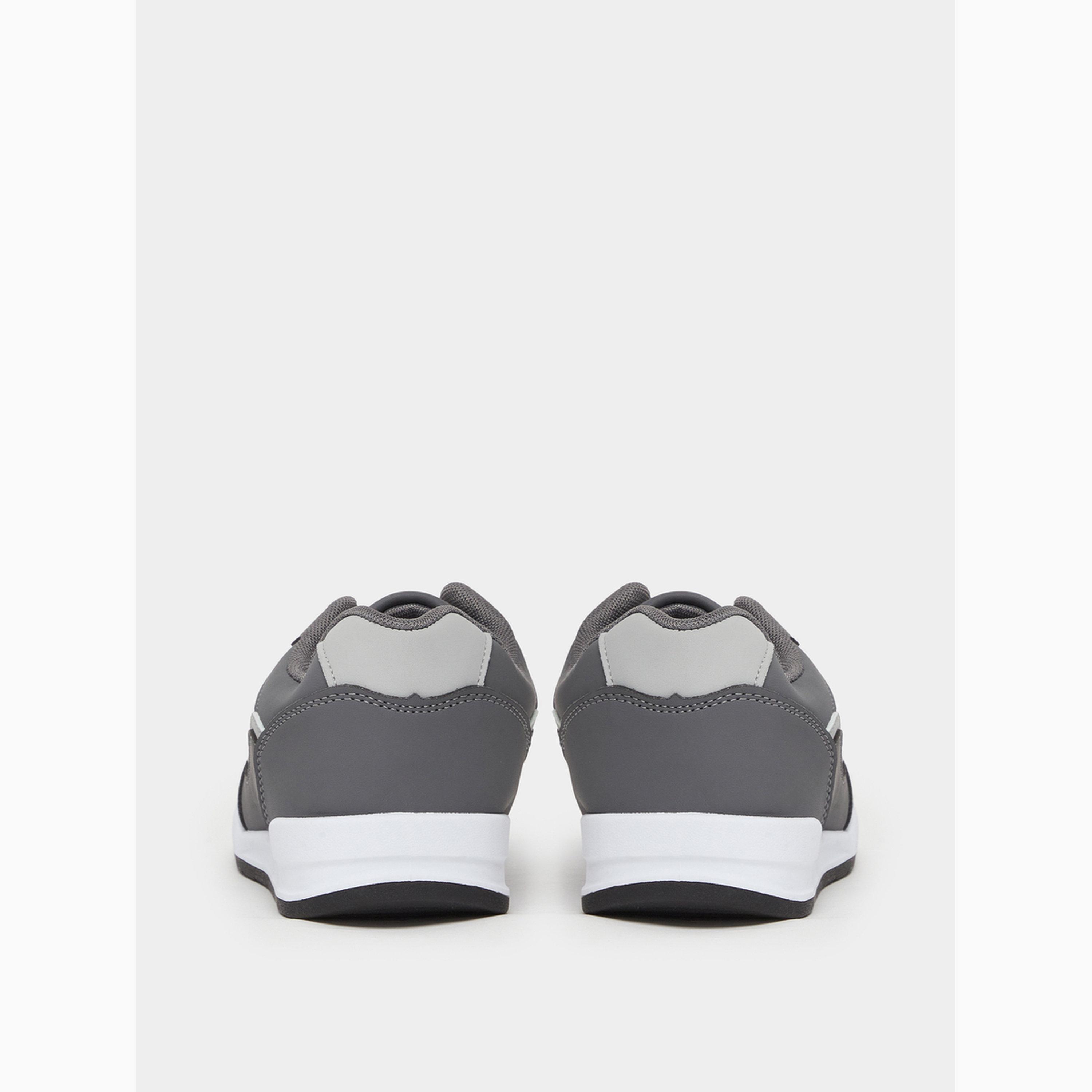 حذاء سنيكرز بأربطة وتصميم بألواح-men-shoes-sneakers-image-4