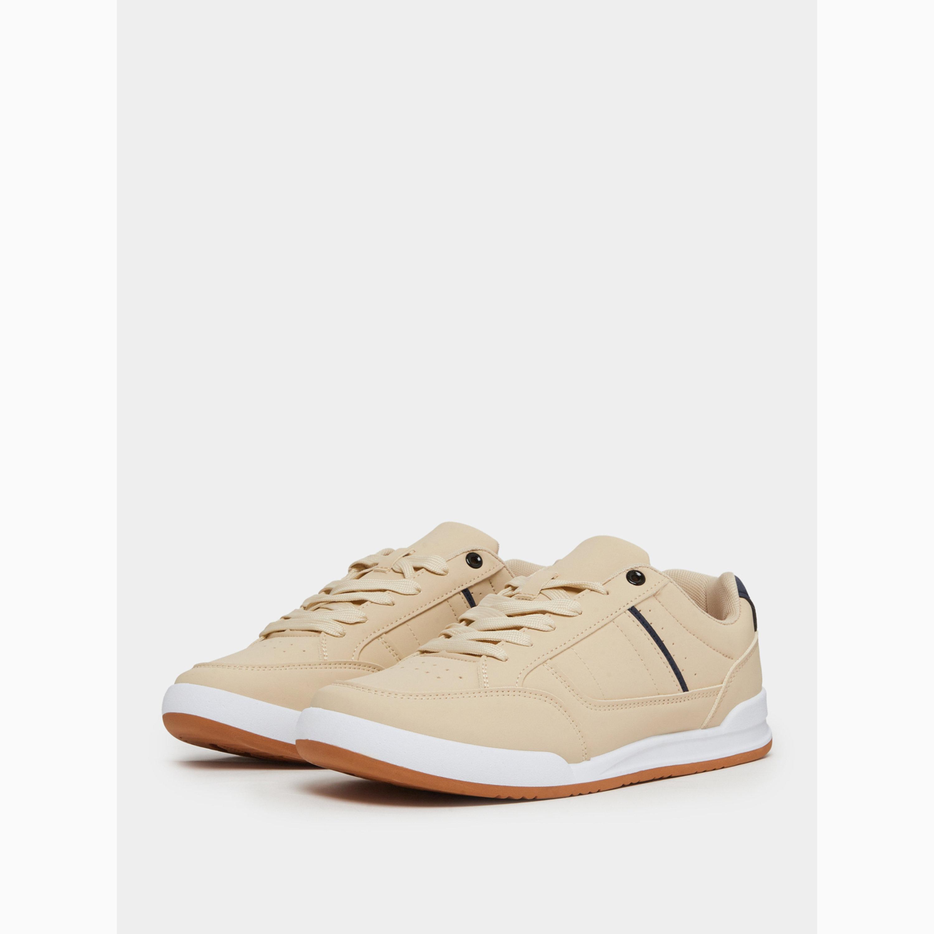 حذاء سنيكرز بأربطة وتصميم بألواح-men-shoes-sneakers-image-1