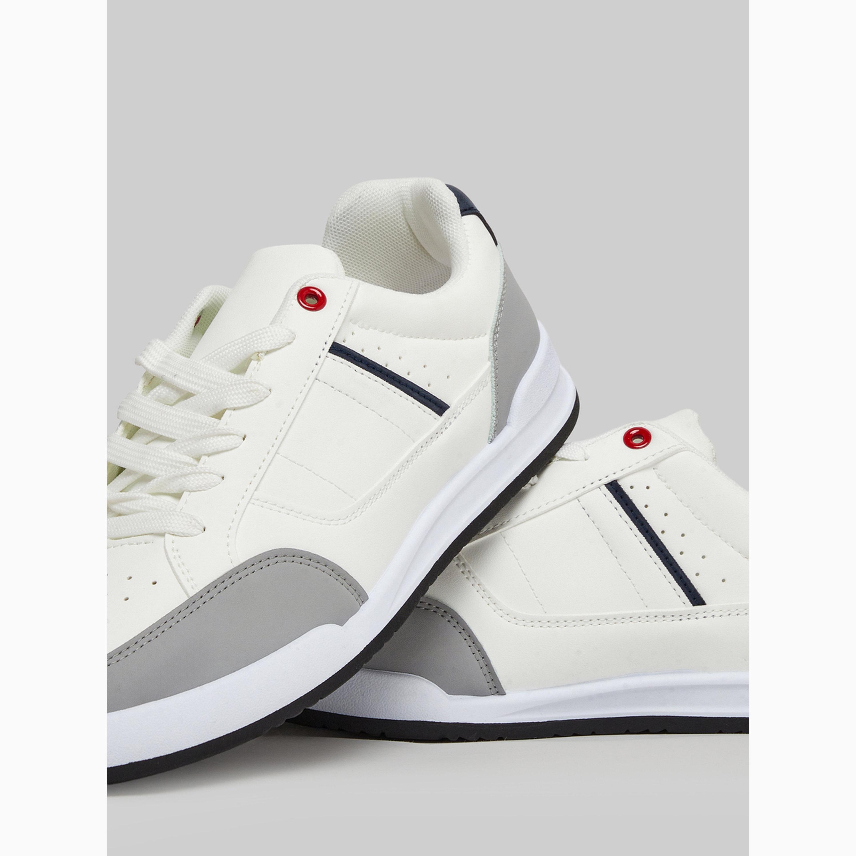 حذاء سنيكرز بتفاصيل متباينة-men-shoes-sneakers-image-3