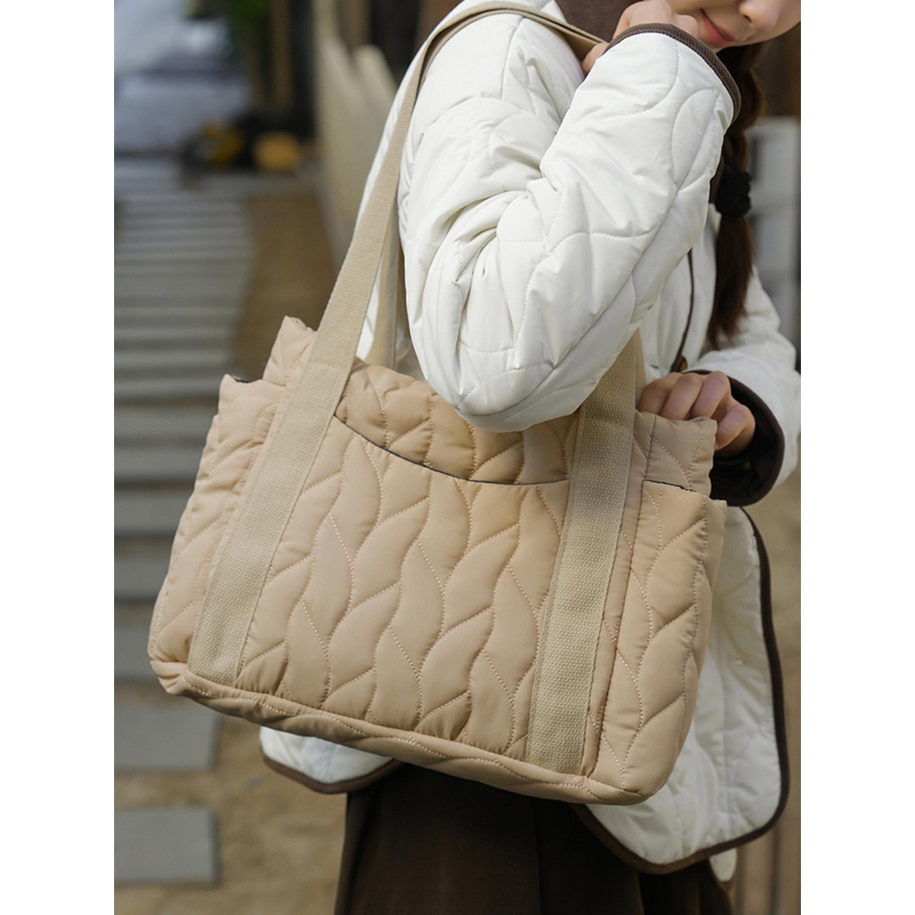 شنطة كتف بتصميم مبطن-women-bagsandwallets-handbags-image-2