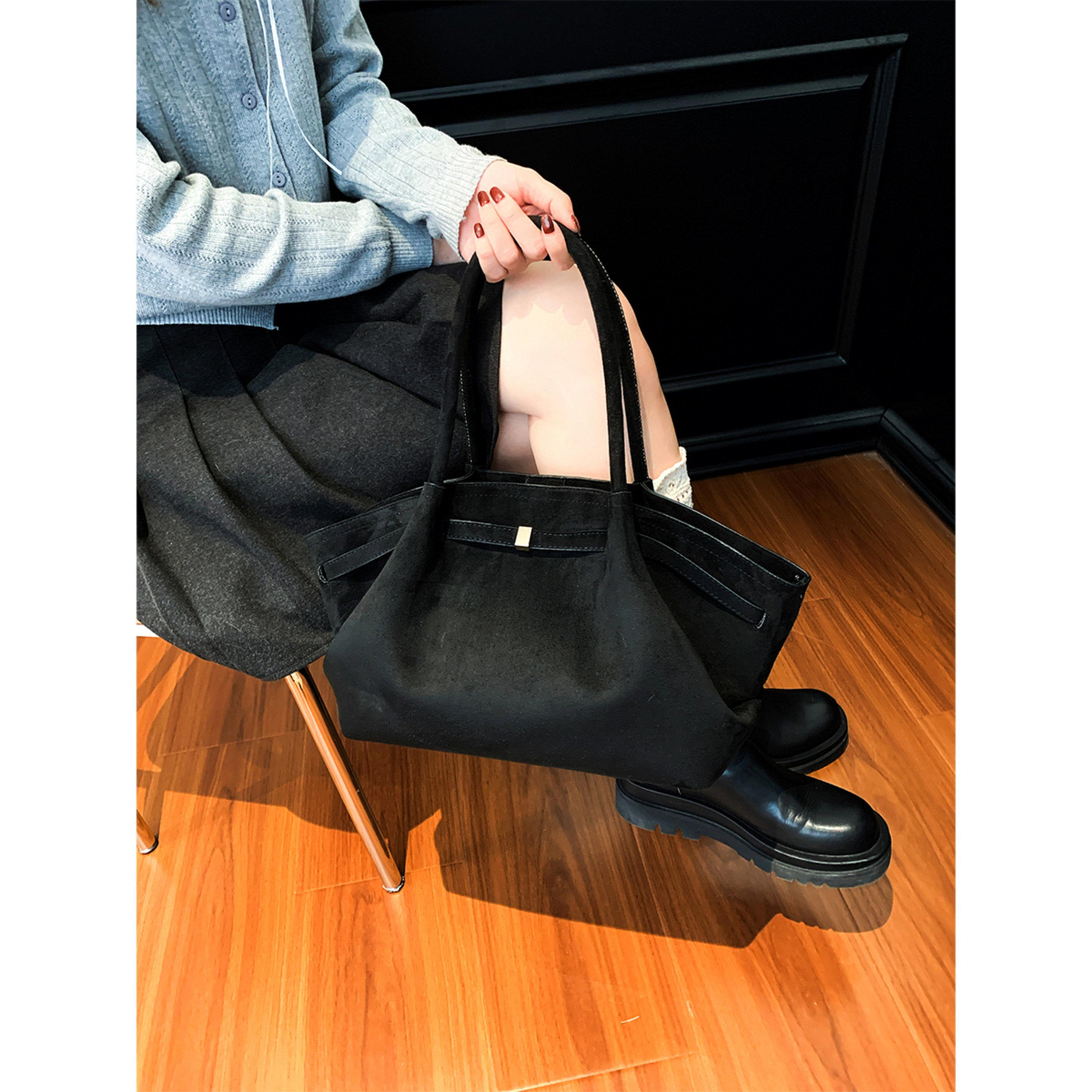 شنطة كتف بحمالة مزدوجة بمظهر شمواه-women-bagsandwallets-handbags-image-3