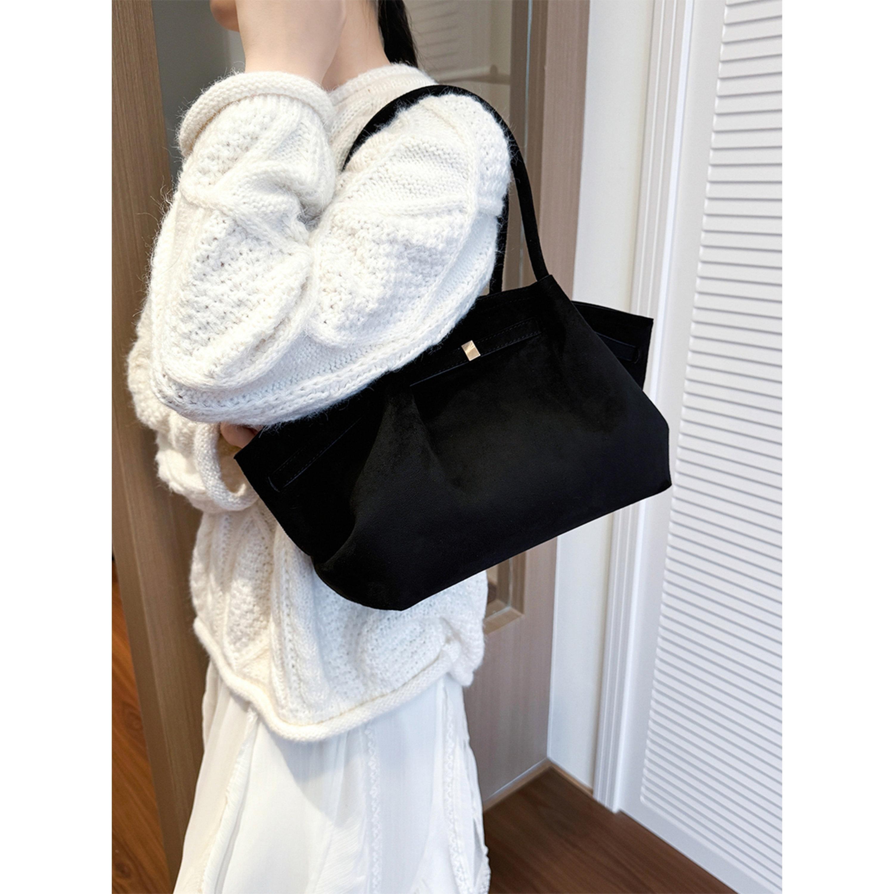 شنطة كتف بحمالة مزدوجة بمظهر شمواه-women-bagsandwallets-handbags-image-4