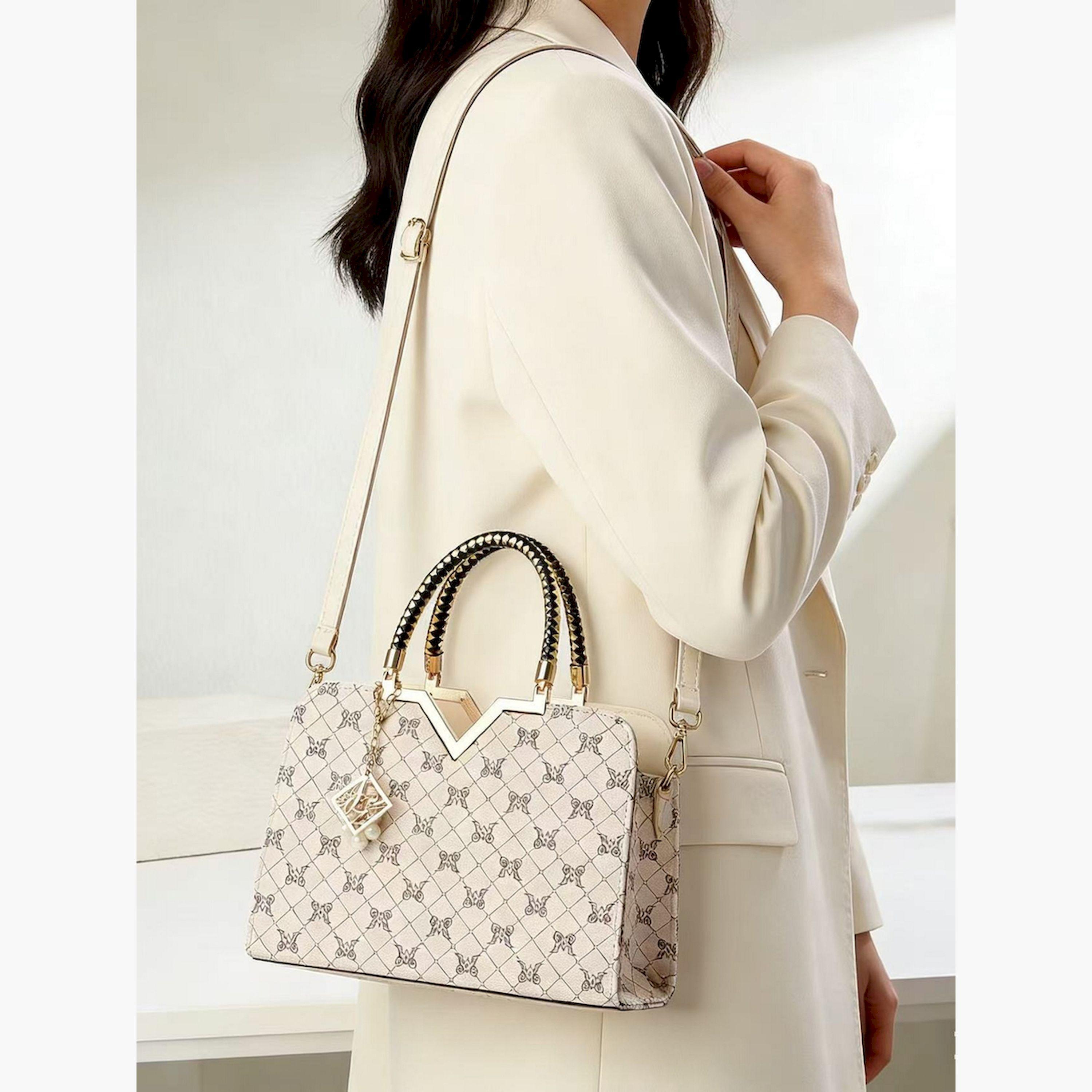 شنطة يد بمقبض مزدوج وميدالية وطبعة-women-bagsandwallets-handbags-image-2