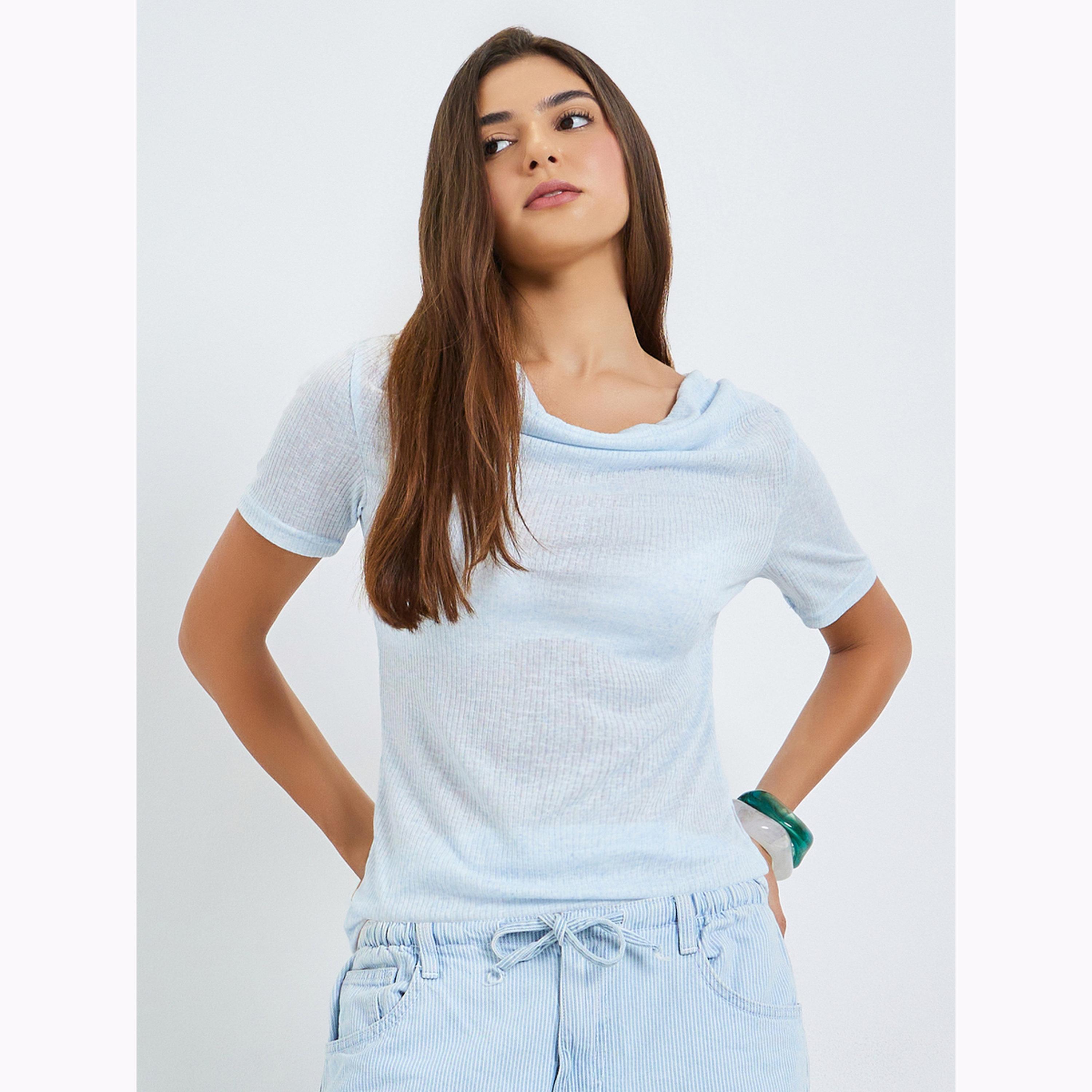 تيشيرت بمظهر الكتان وياقة درابيه وتفاصيل بارزة الملمس بلون أزرق-women-clothing-tshirts-image-1