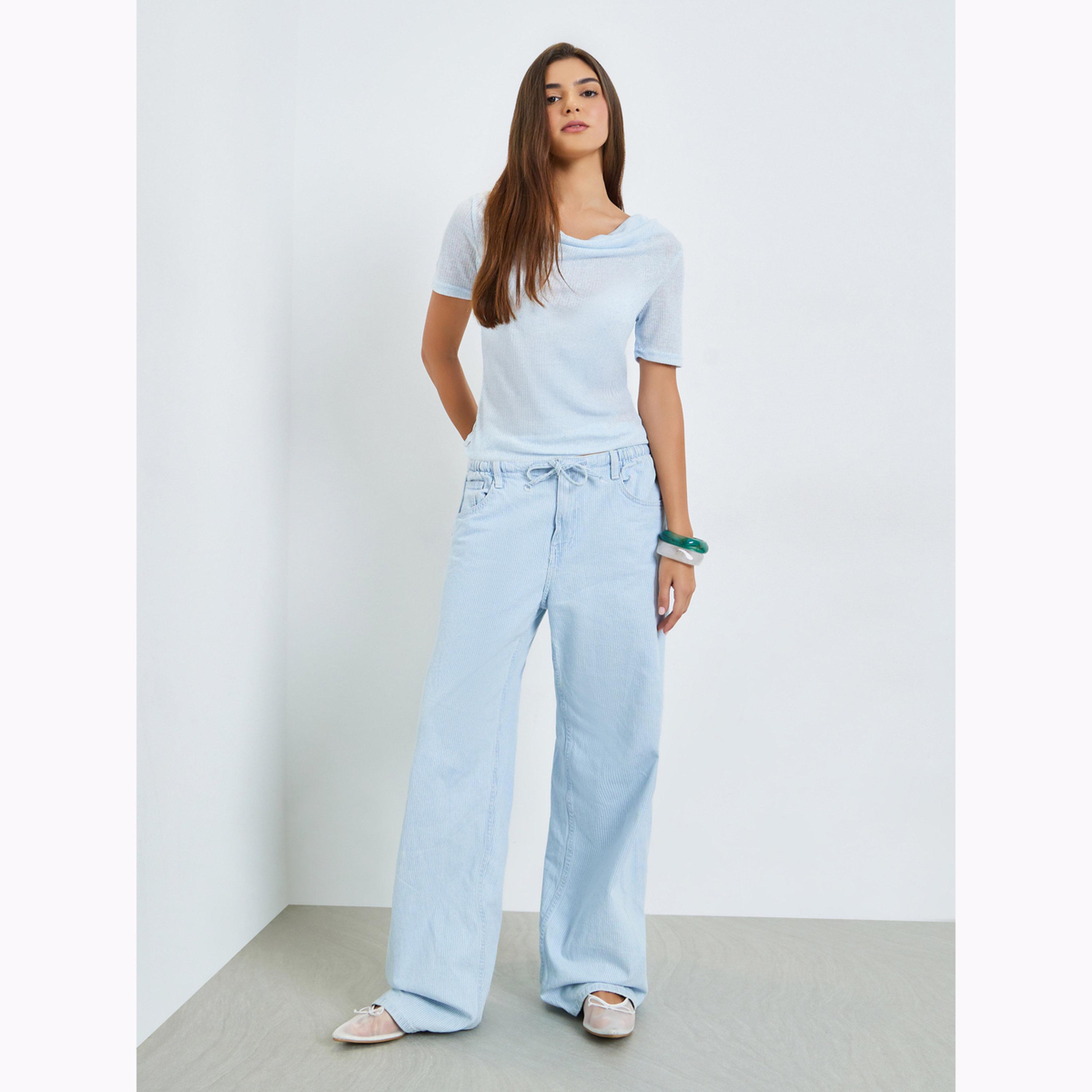 تيشيرت بمظهر الكتان وياقة درابيه وتفاصيل بارزة الملمس بلون أزرق-women-clothing-tshirts-image-2
