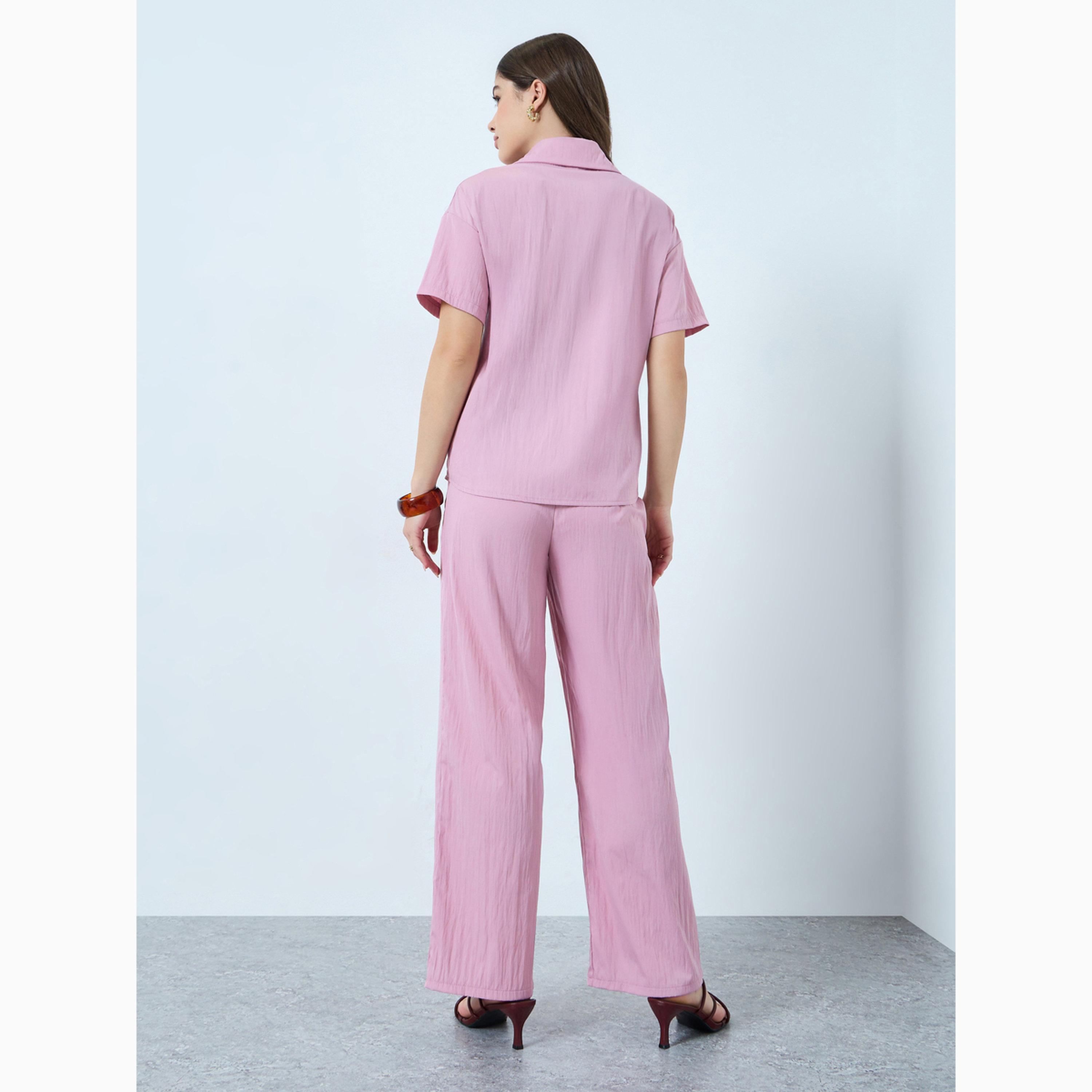 طقم منسق من بنطال بأرجل واسعة وحزام وبلوزة بأكمام قصيرة-women-clothing-coordsets-image-5