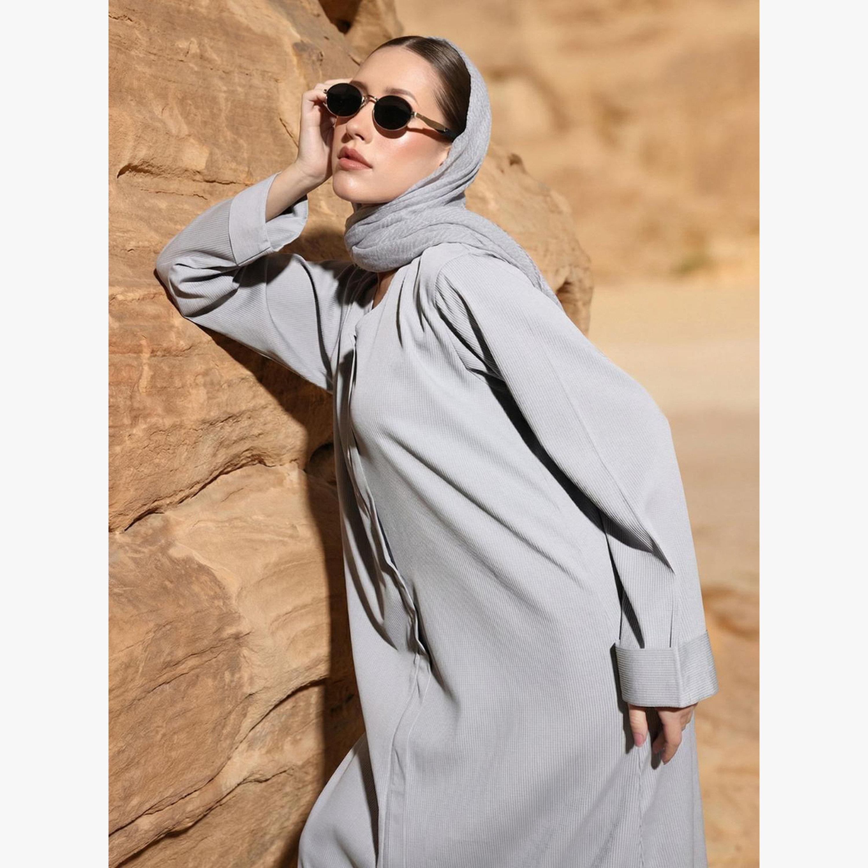 Ishin X Styli Grey Relaxed Abaya with Crinkled Hijab-women-arabicclothing-headscarf-hijab-image-2