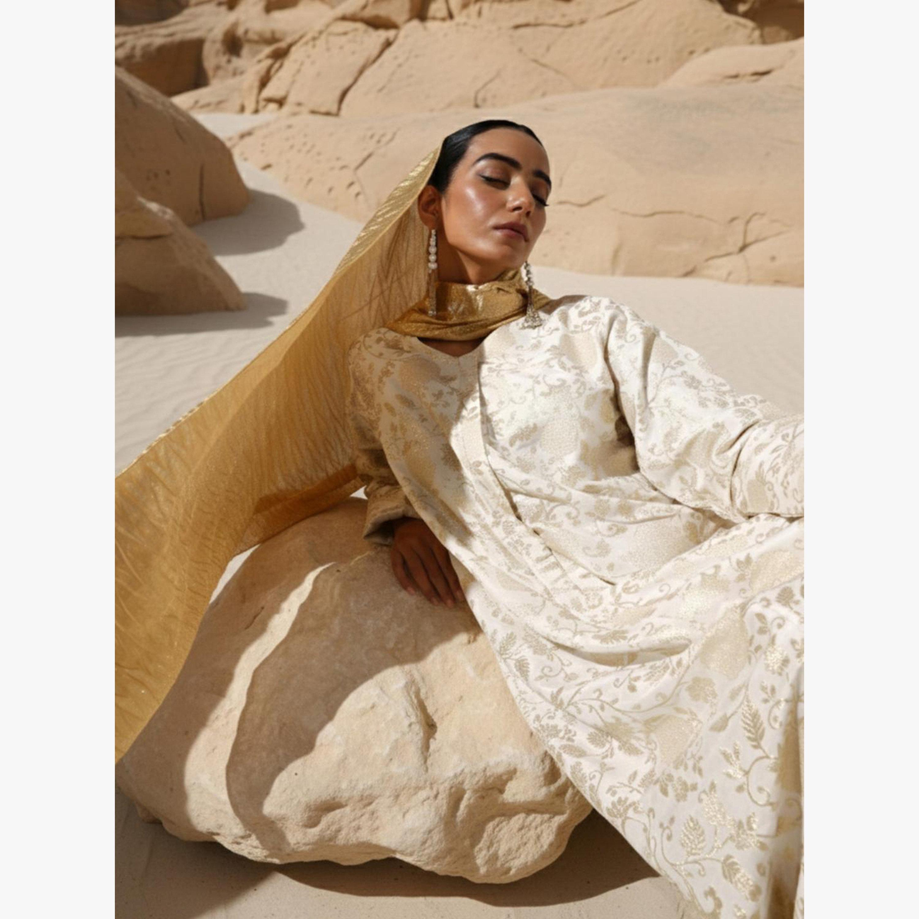 عباية بقصة مريحة وتفاصيل جاكار مع حجاب-women-arabicclothing-headscarf-hijab-image-2