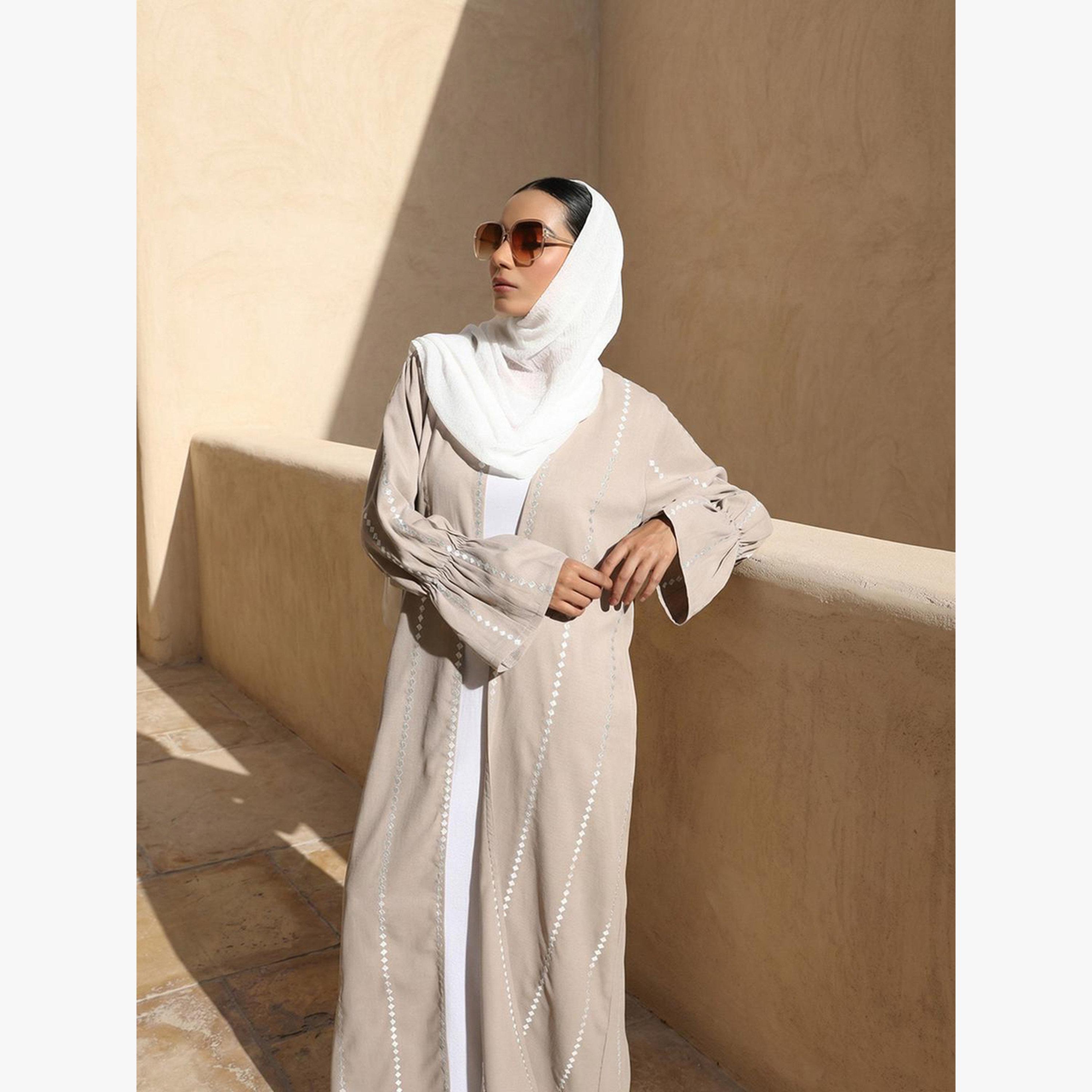 Ishin X Styli Beige Crinkled Cotton Relaxed Abaya with Hijab-women-arabicclothing-headscarf-hijab-image-2