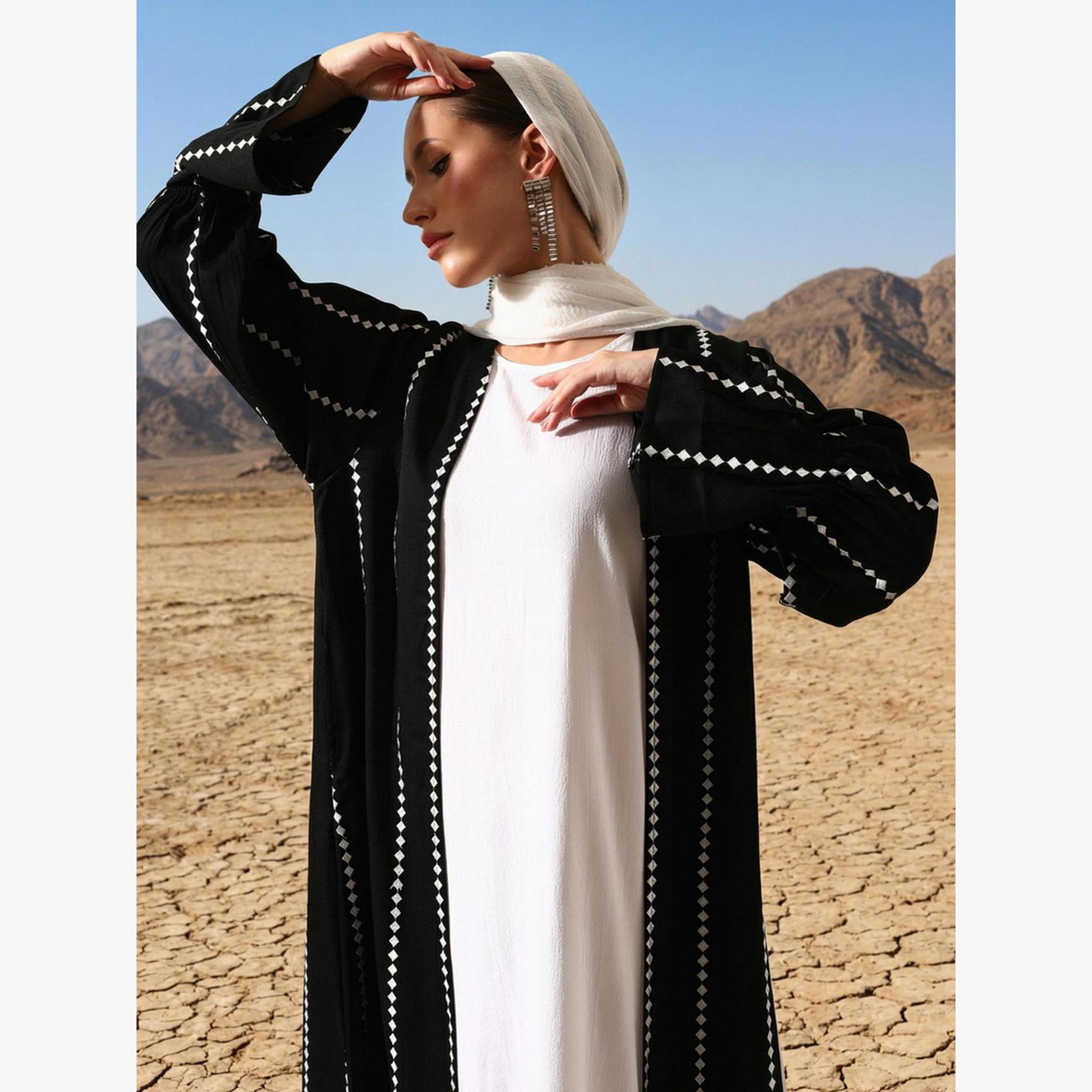 Ishin X Styli Black Crinkled Cotton Relaxed Abaya with Hijab-women-arabicclothing-headscarf-hijab-image-4