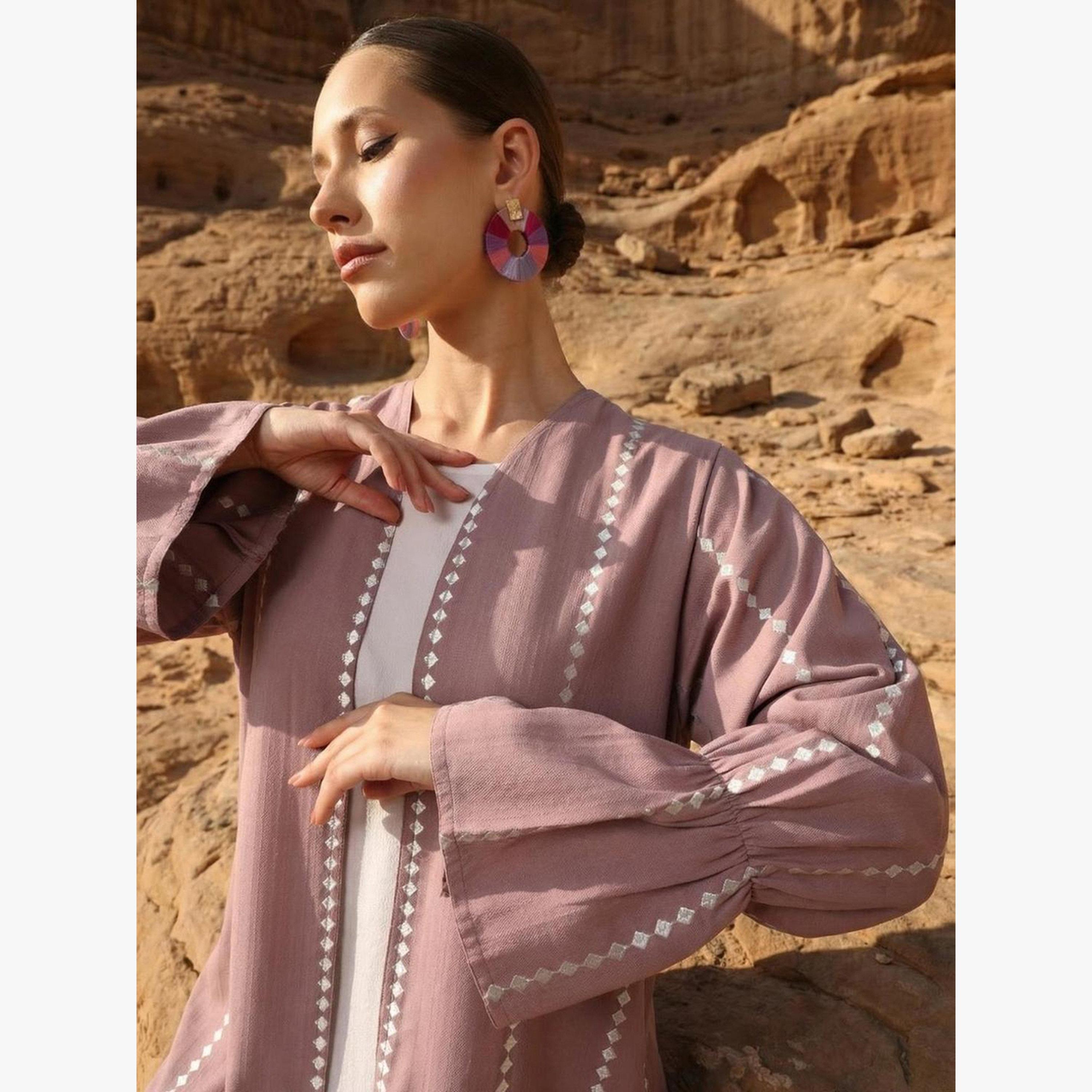 عباية قطن بقصة مريحة وتفاصيل مُجعدة مع حجاب-women-arabicclothing-headscarf-hijab-image-3