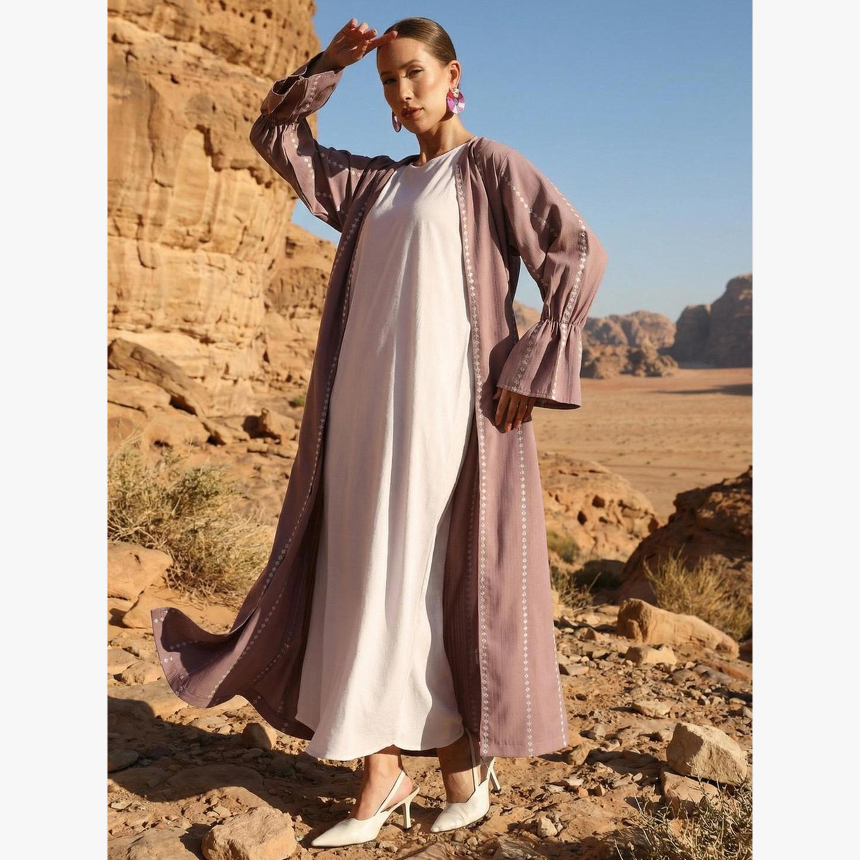 عباية قطن بقصة مريحة وتفاصيل مُجعدة مع حجاب-women-arabicclothing-headscarf-hijab-image-4