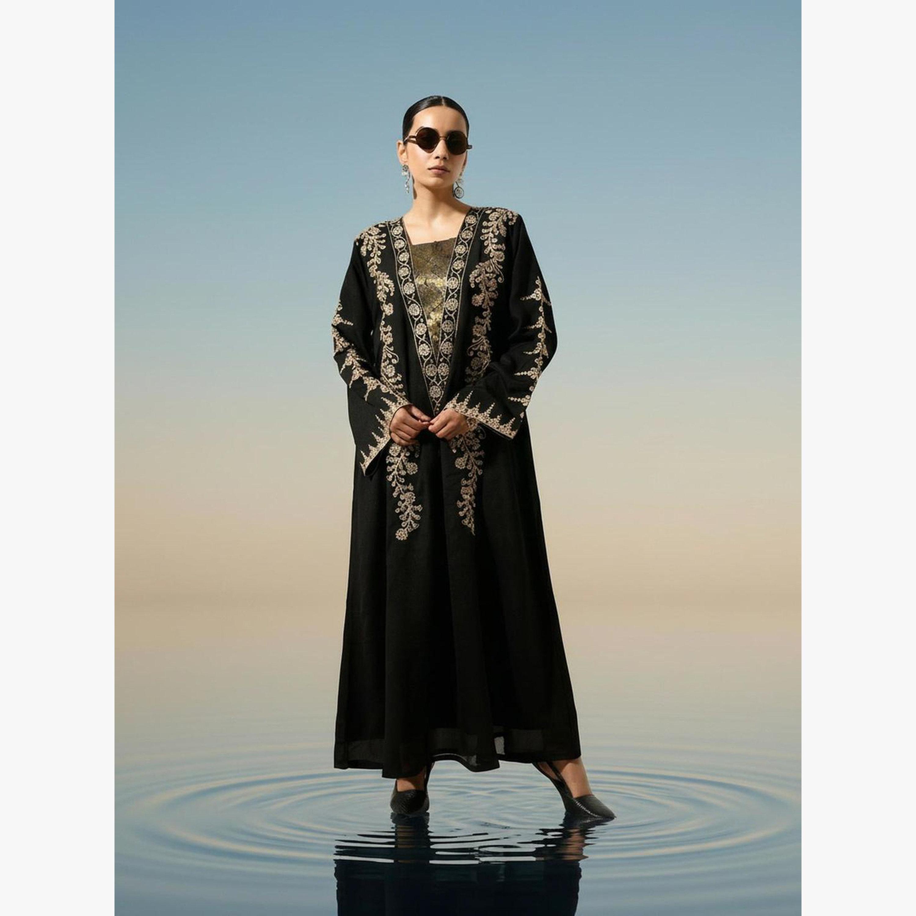 عباية بقصة مريحة وتفاصيل مُطرّزة-women-arabicclothing-abayas-image-4