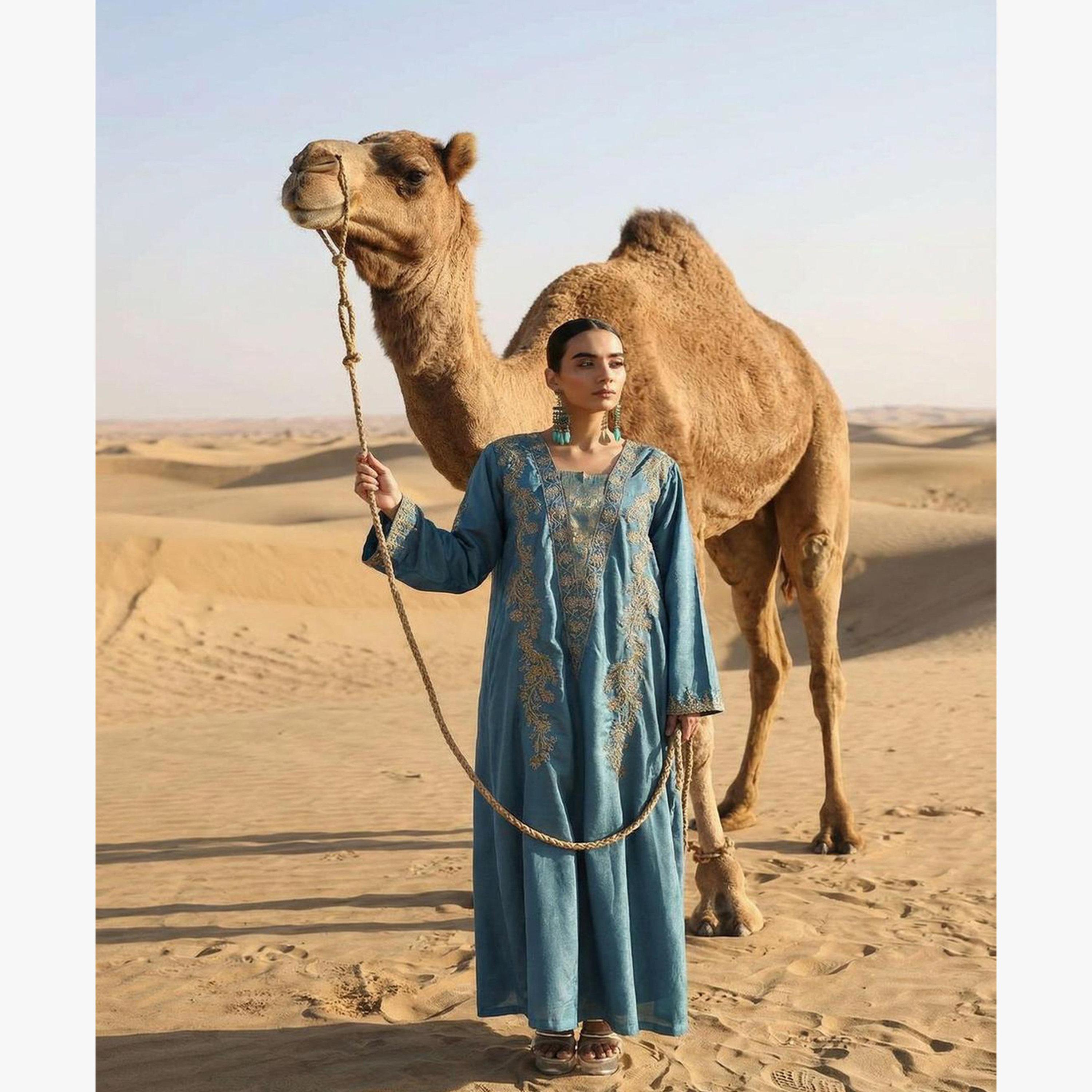 ايشين × ستايلي - عباية مطرزة بتصميم مريح لون أزرق-women-arabicclothing-abayas-image-5