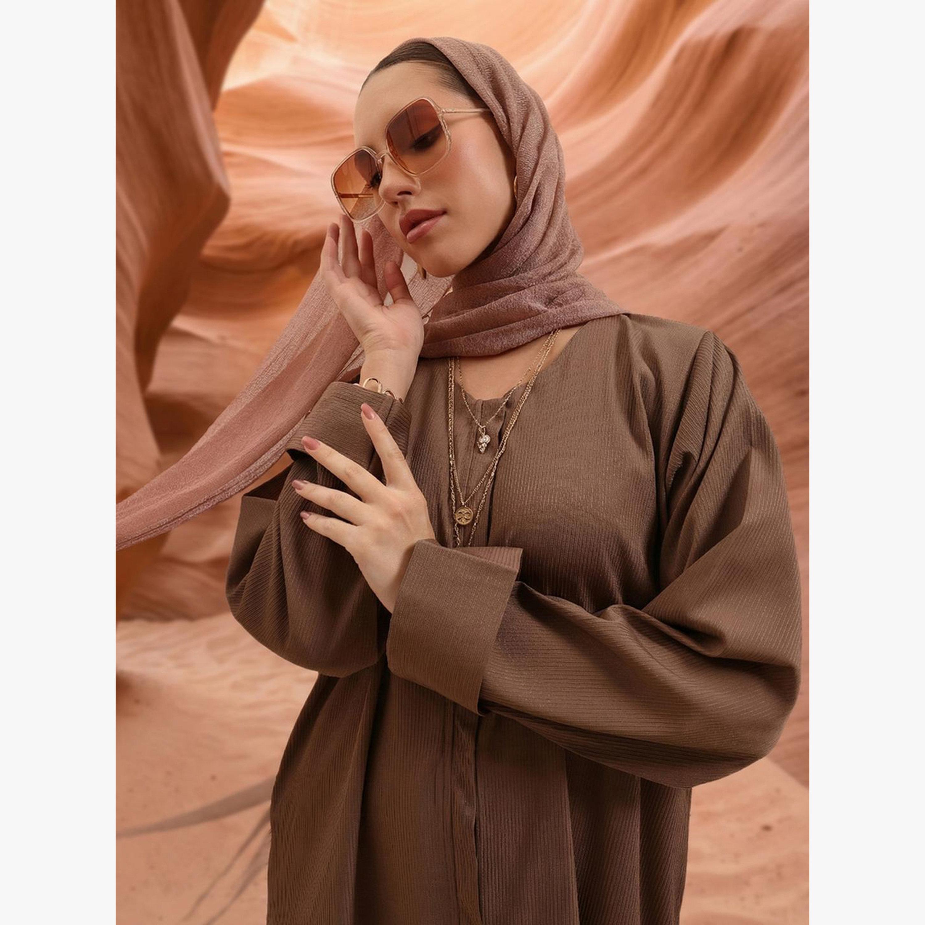 Ishin X Styli Brown Crinkle Cotton Regular Abaya with Hijab-women-arabicclothing-headscarf-hijab-image-4