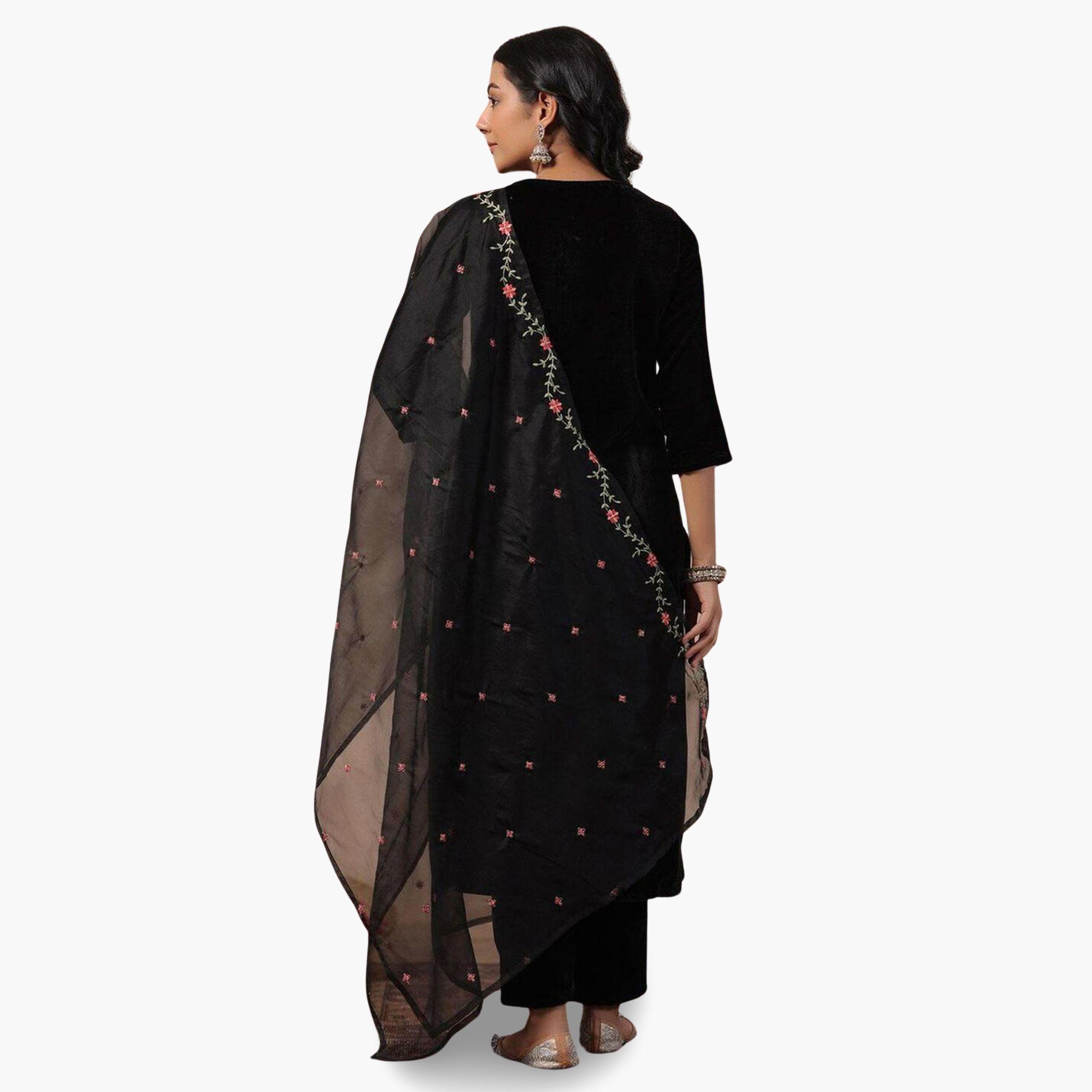 مجموعة من 3 كورتا بتفاصيل زاري مع بنطال ودوباتا-women-clothing-ethnicwear-kurtasets-image-2