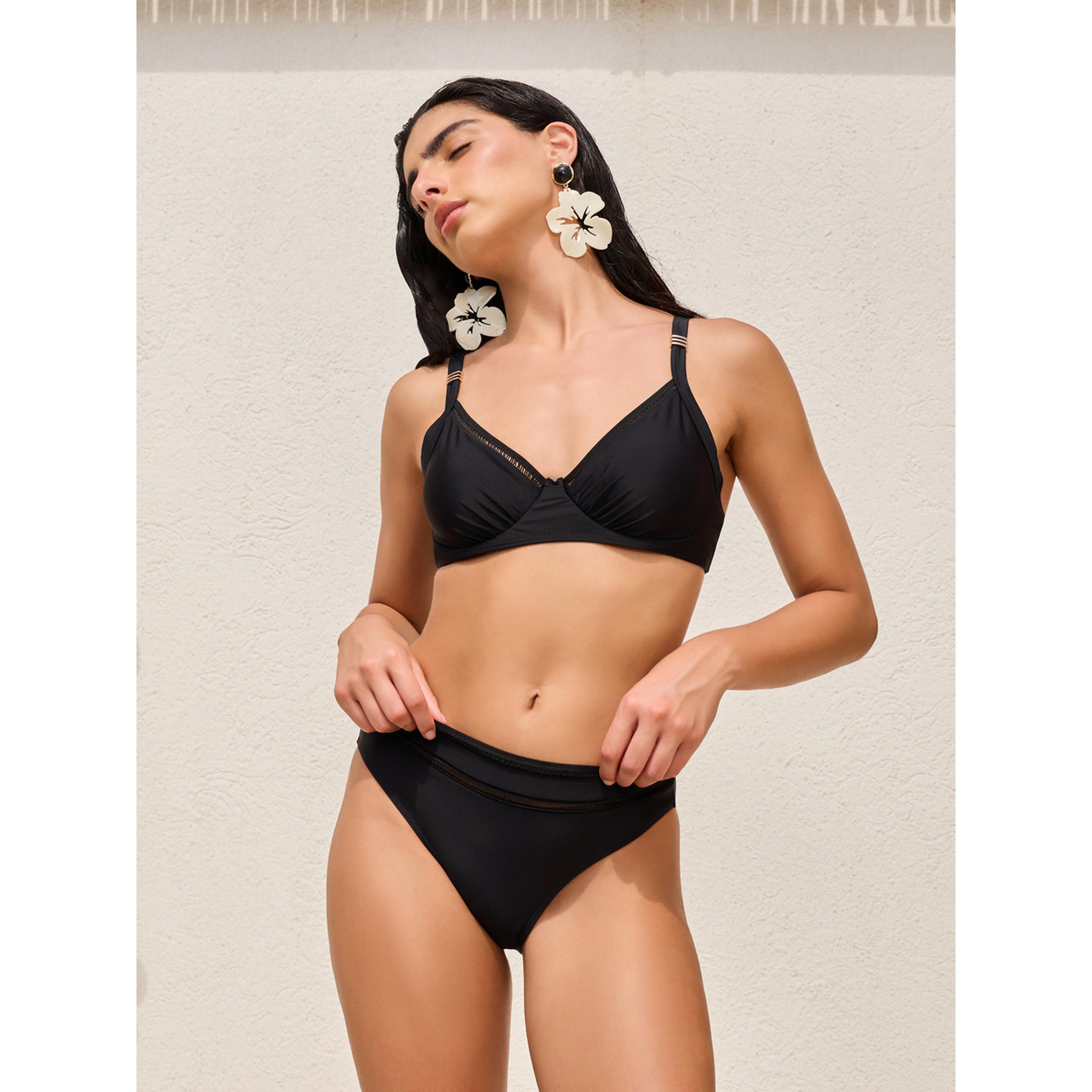 مجموعة من بيكيني بخصر عالٍ وتفاصيل دانتيل-women-clothing-swimandbeach-swim-bikinis-image-1