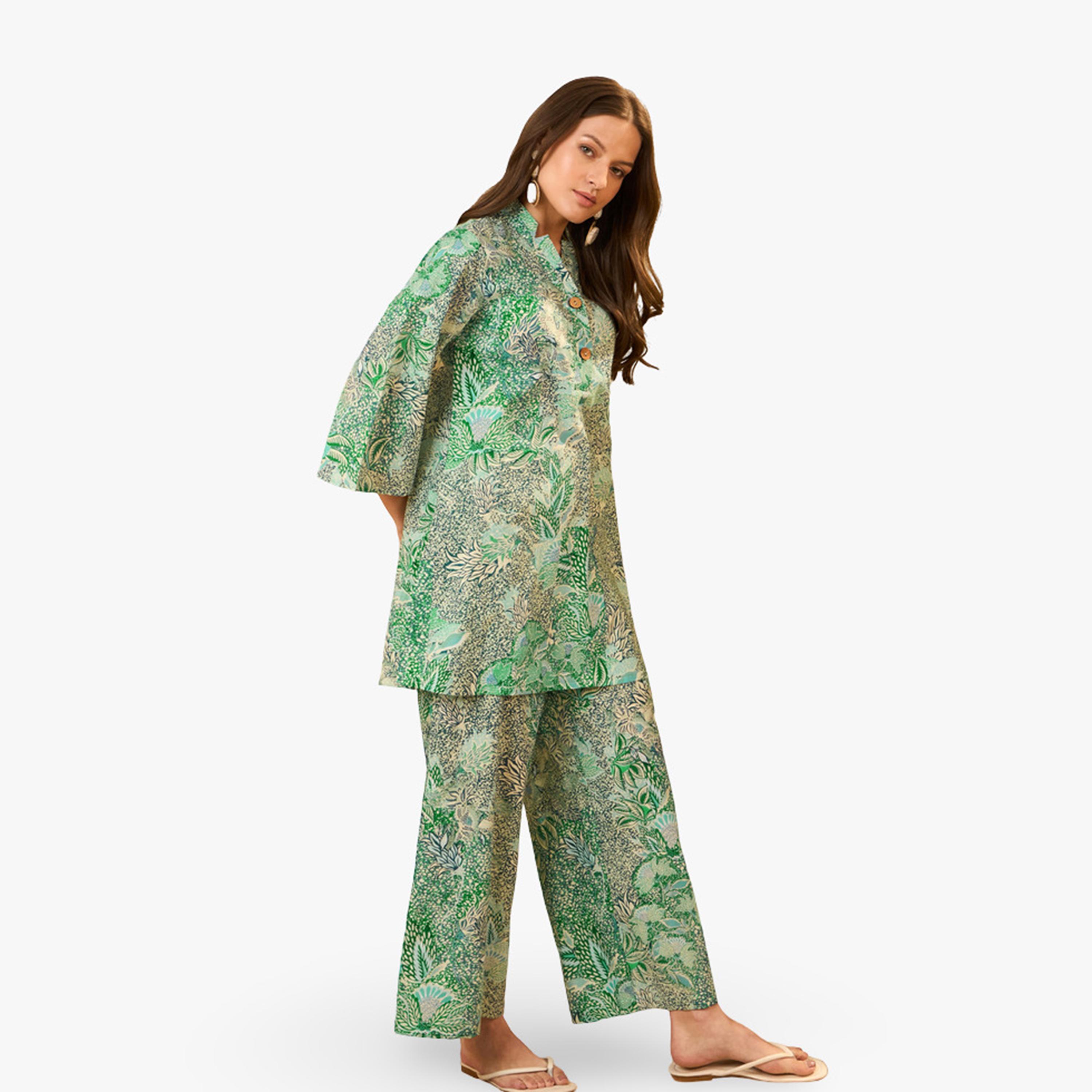 طقم منسق من بنطال مستقيم وبلوزة كورتي قطن خالص بطبعة زهور-women-clothing-coordsets-image-3
