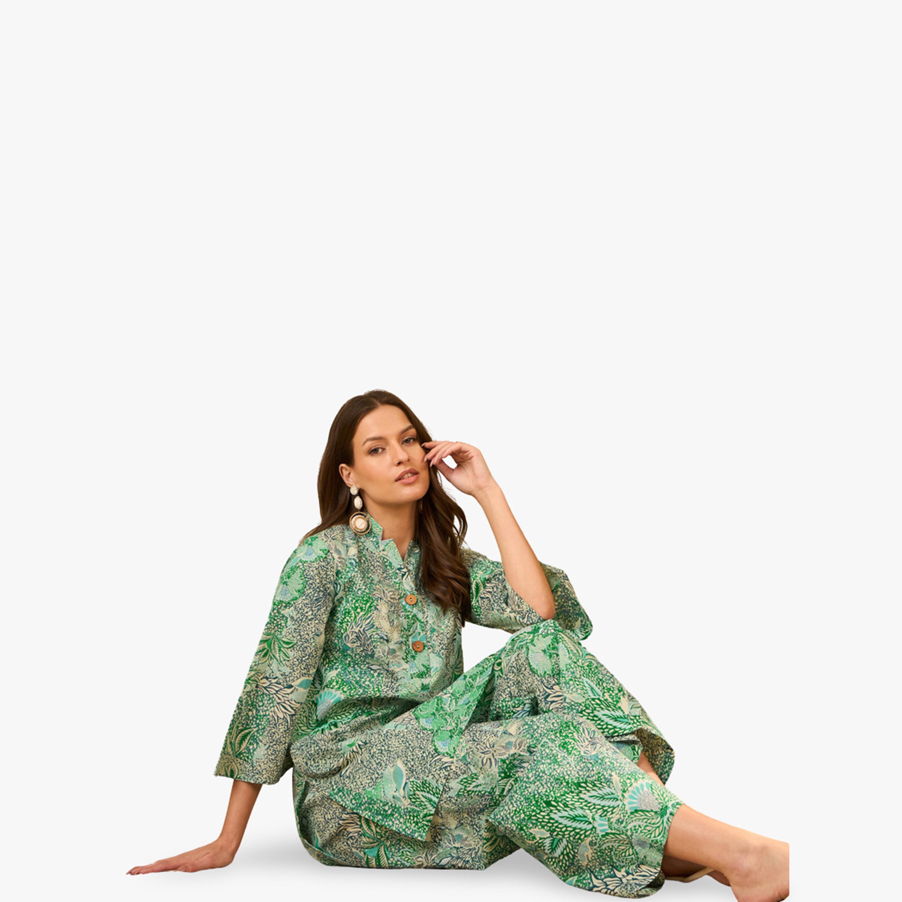طقم منسق من بنطال مستقيم وبلوزة كورتي قطن خالص بطبعة زهور-women-clothing-coordsets-image-4