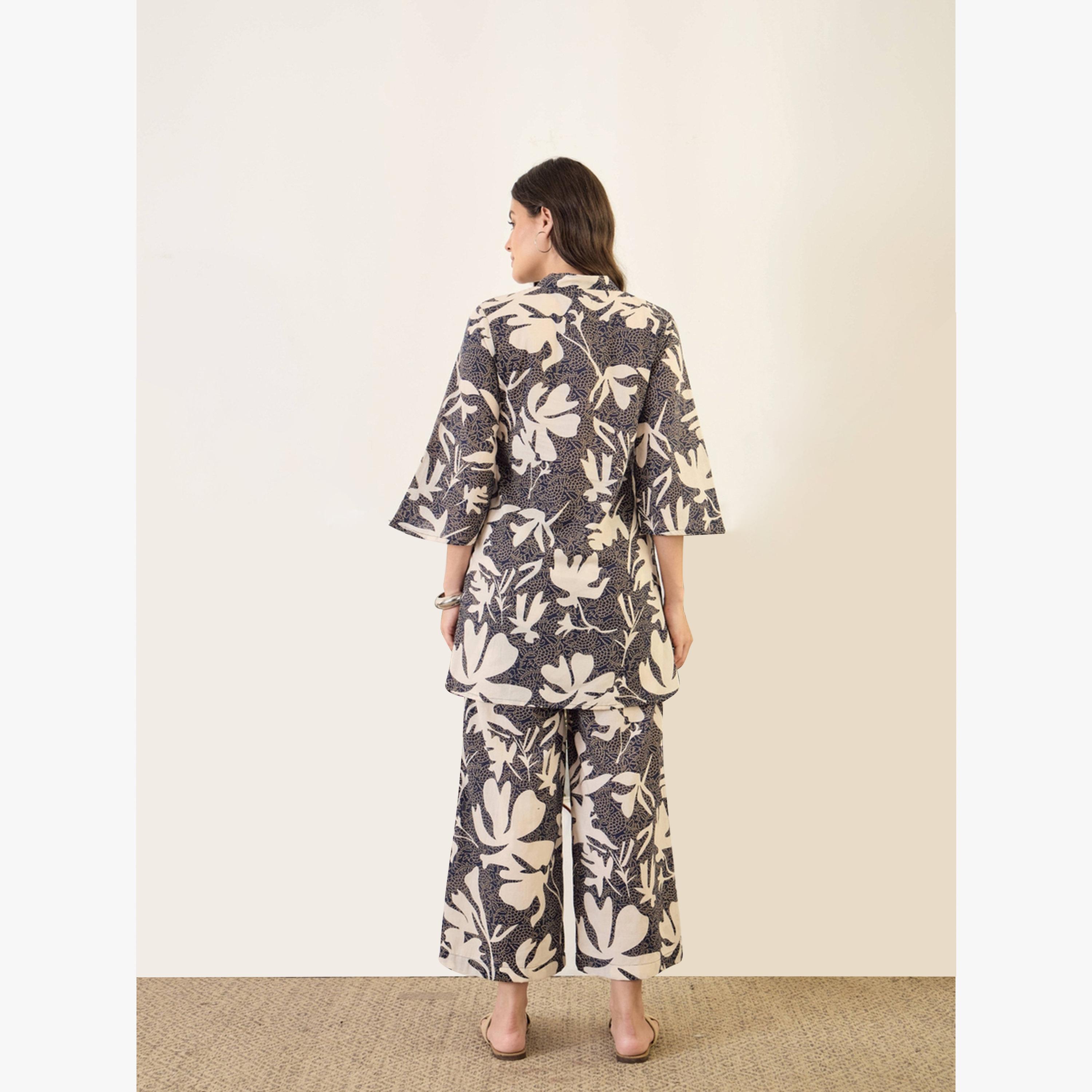 طقم منسق من بلوزة مع بنطال قطن خالص مطبوع-women-clothing-coordsets-image-2