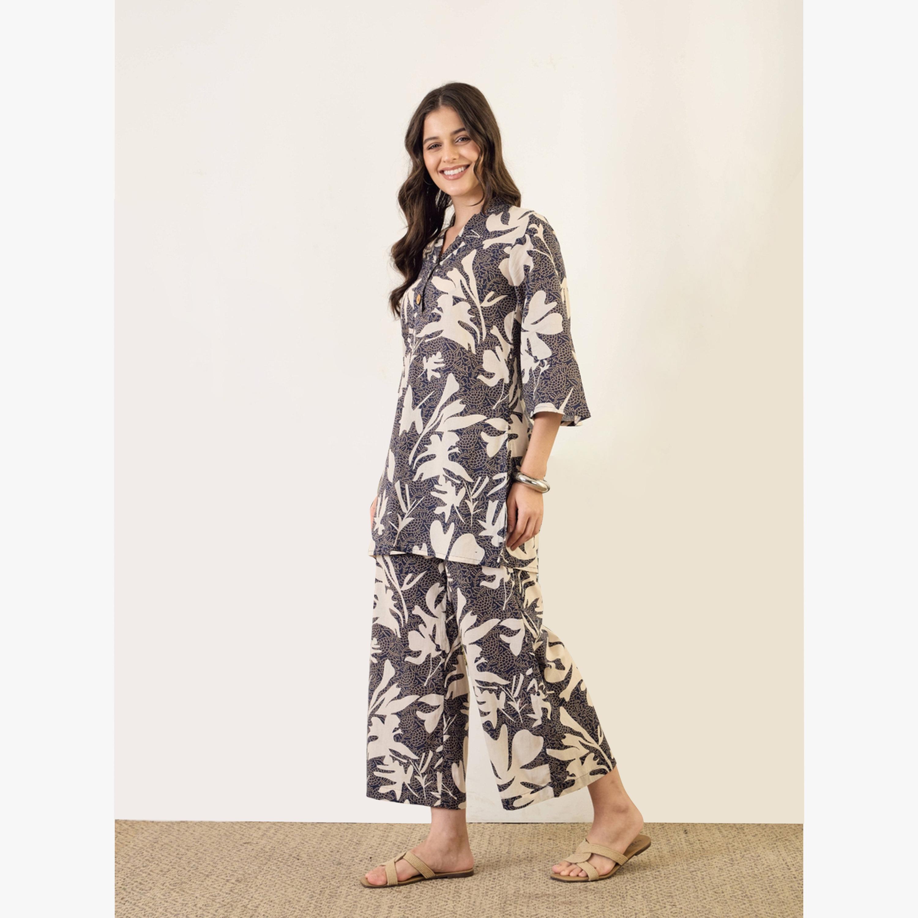 طقم منسق من بلوزة مع بنطال قطن خالص مطبوع-women-clothing-coordsets-image-3