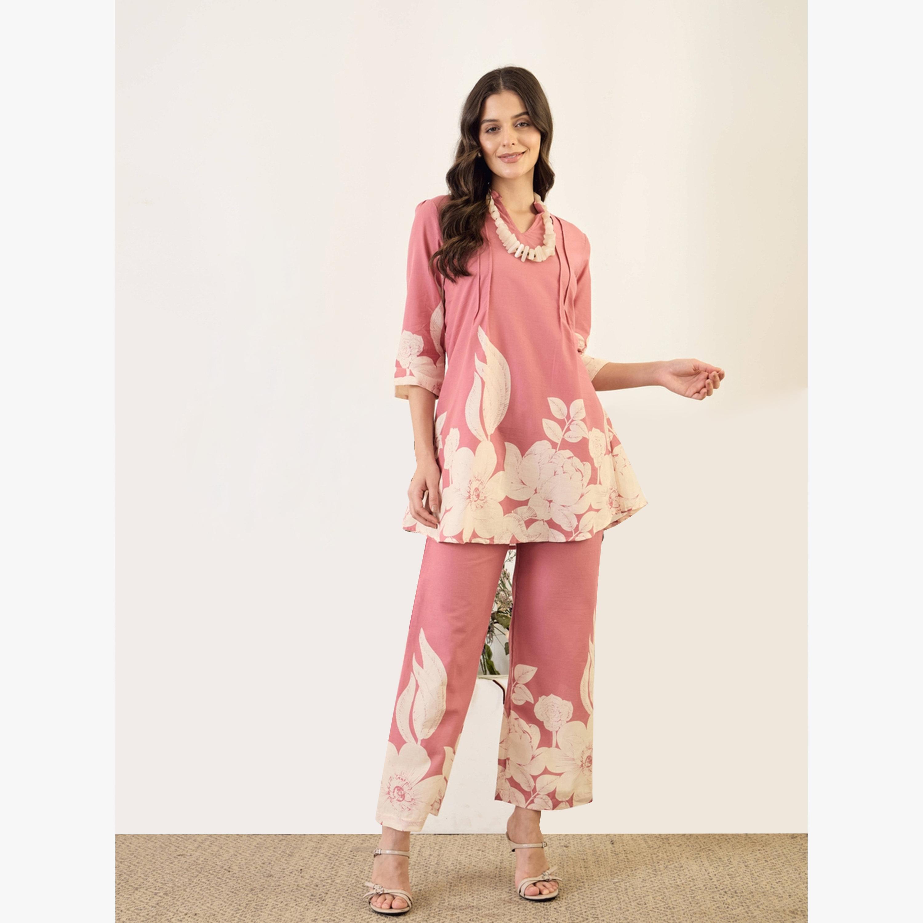 طقم منسق من بلوزة قطن مع بنطال بطبعة زهور-women-clothing-coordsets-image-1