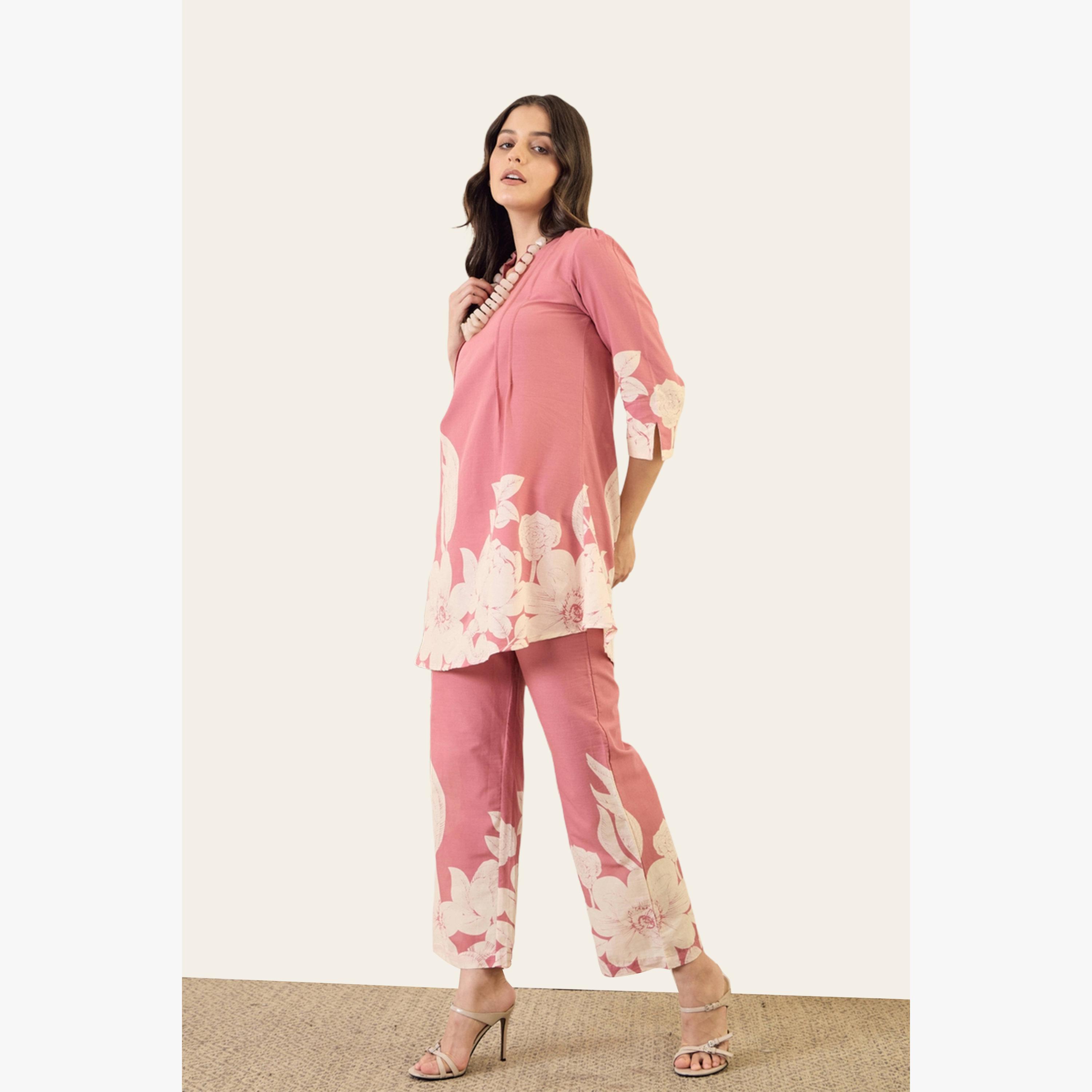 طقم منسق من بلوزة قطن مع بنطال بطبعة زهور-women-clothing-coordsets-image-3