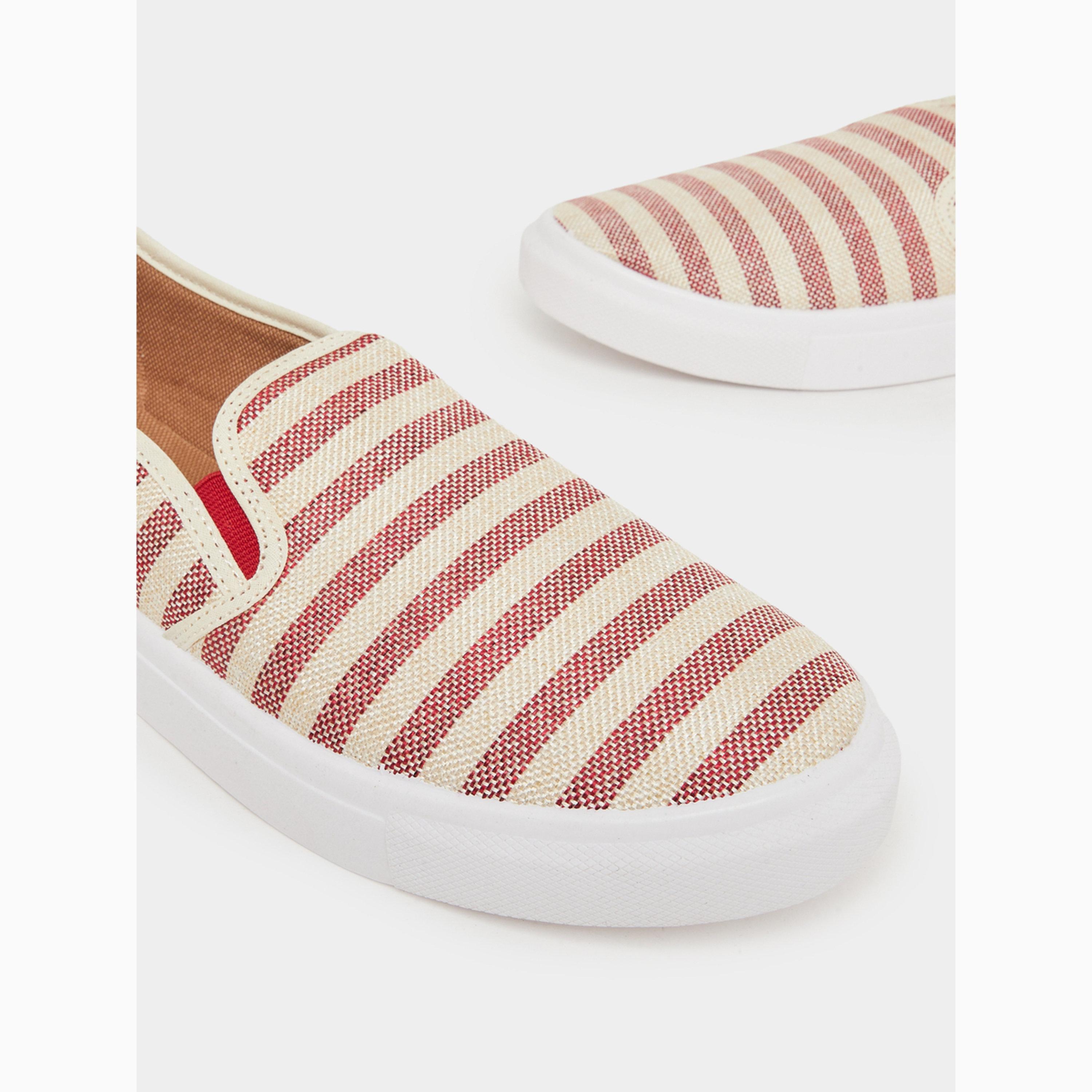 حذاء قماش سهل الارتداء ومخطط للرجال-men-shoes-sneakers-image-4