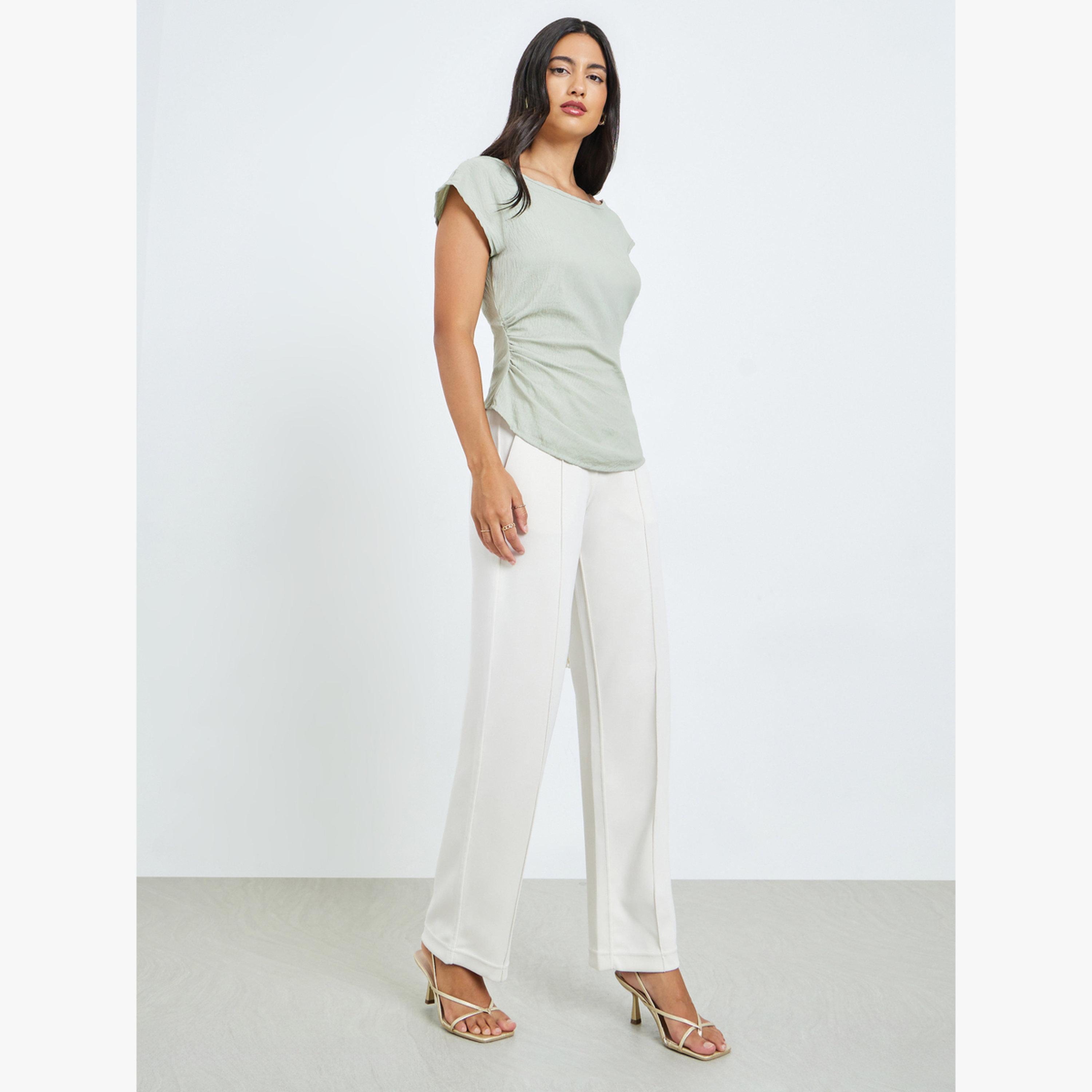 بلوزة بأكمام قصيرة وتفاصيل بكسرات-women-clothing-shirtsandblouses-blouses-image-2