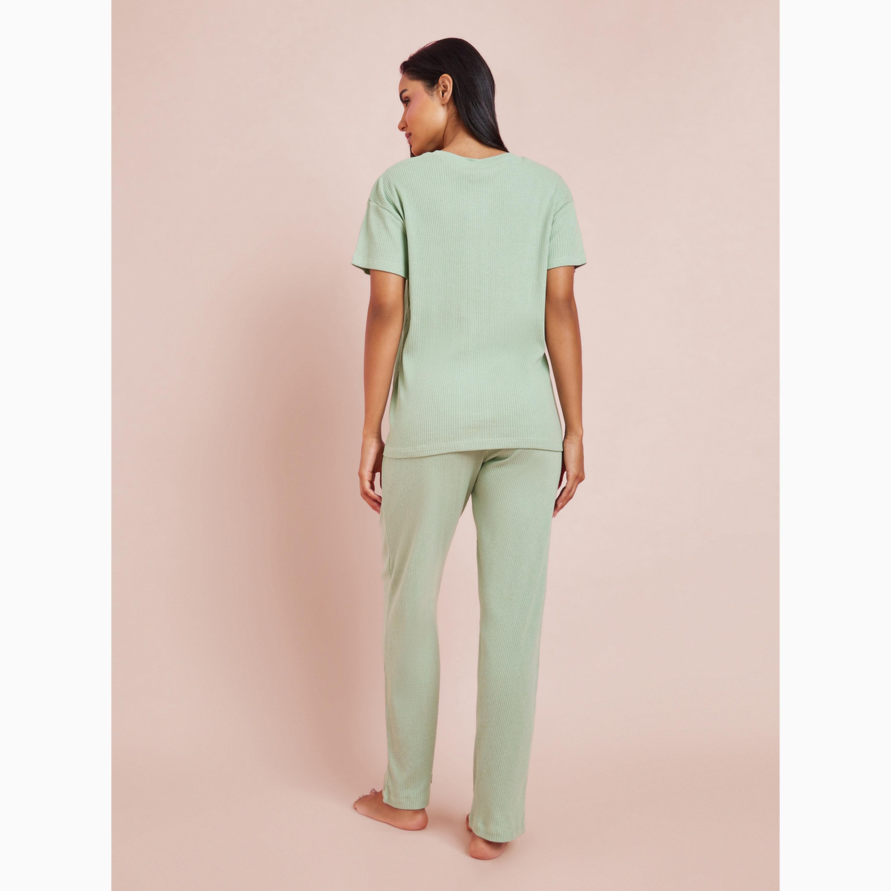 طقم بيجاما وتي شيرت مضلع أخضر بياقة V وأكتاف منسدلة-women-clothing-nightwear-pyjamas-longsets-image-3