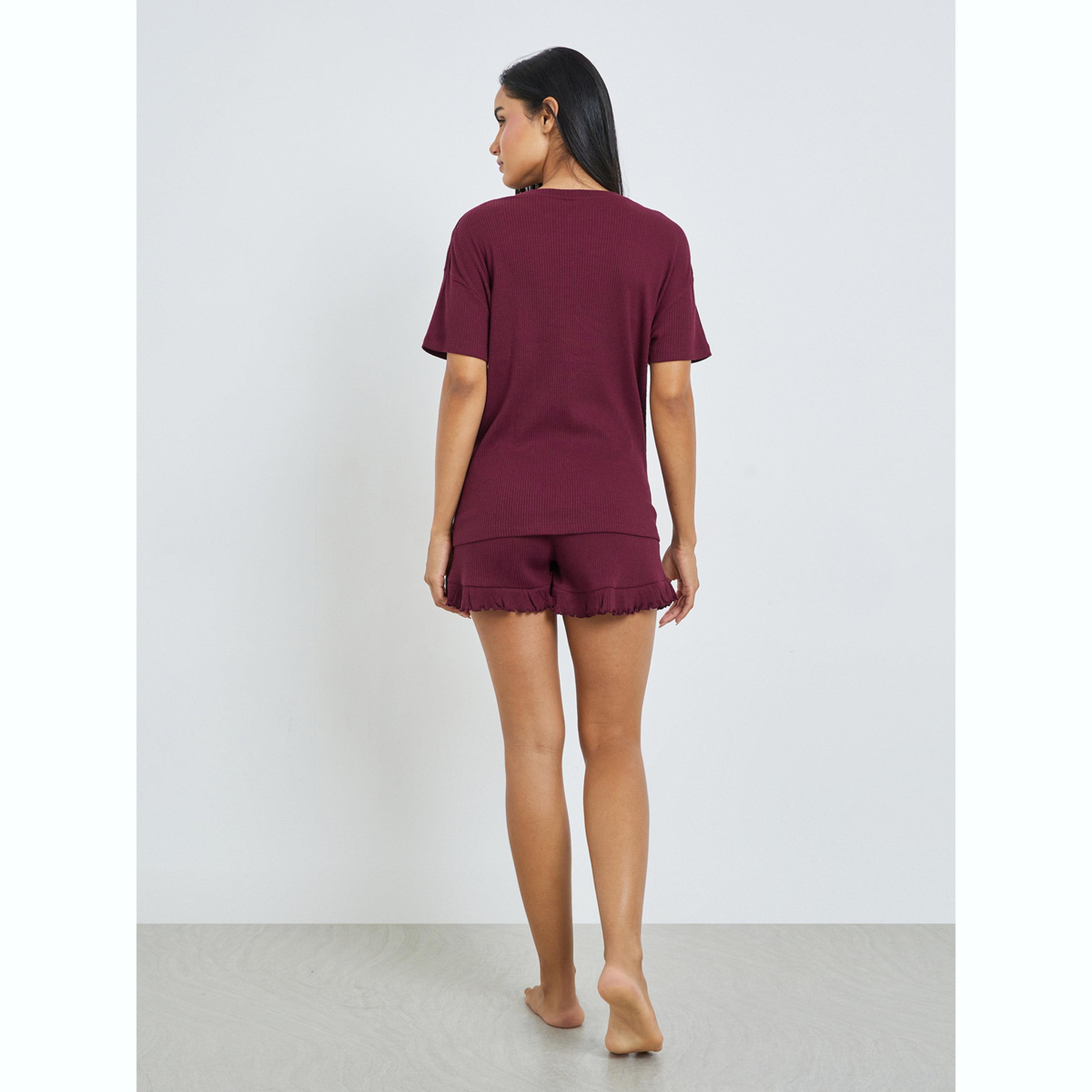 طقم قطني عنابي مضلع تيشيرت بأكتاف منسدلة وشورت بحافة مكشكشة-women-clothing-nightwear-pyjamas-shortsets-image-3